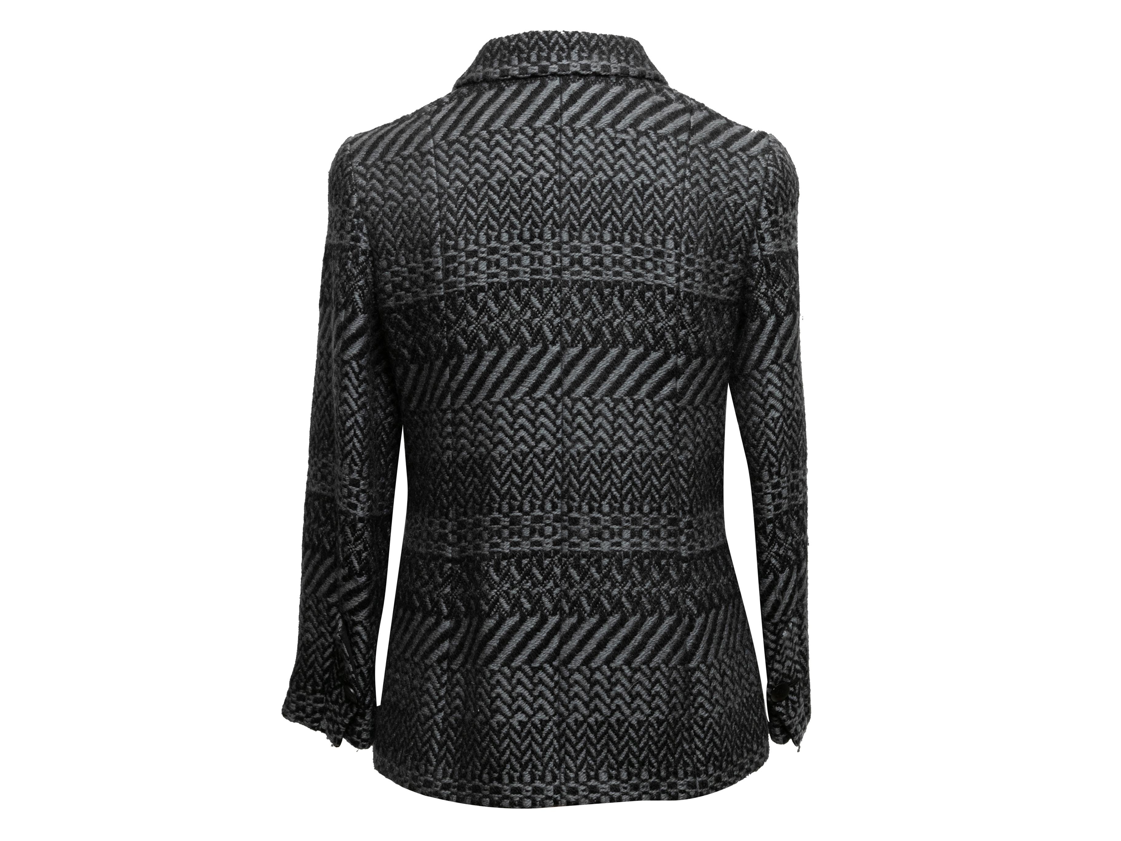 Women's Vintage Grey & Black Chanel Fall/Winter 2000 Wool Tweed Blazer Size FR 40 For Sale