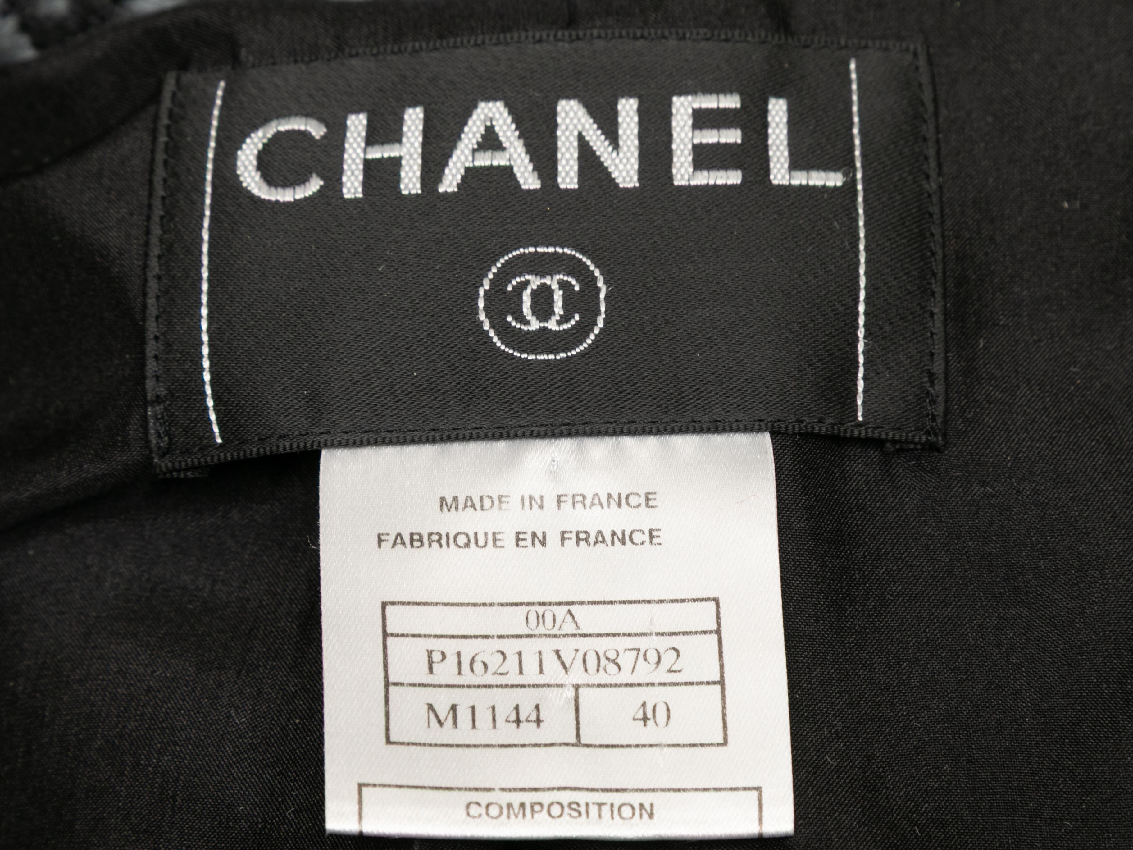 Vintage Grey & Black Chanel Fall/Winter 2000 Wool Tweed Blazer Size FR 40 For Sale 1