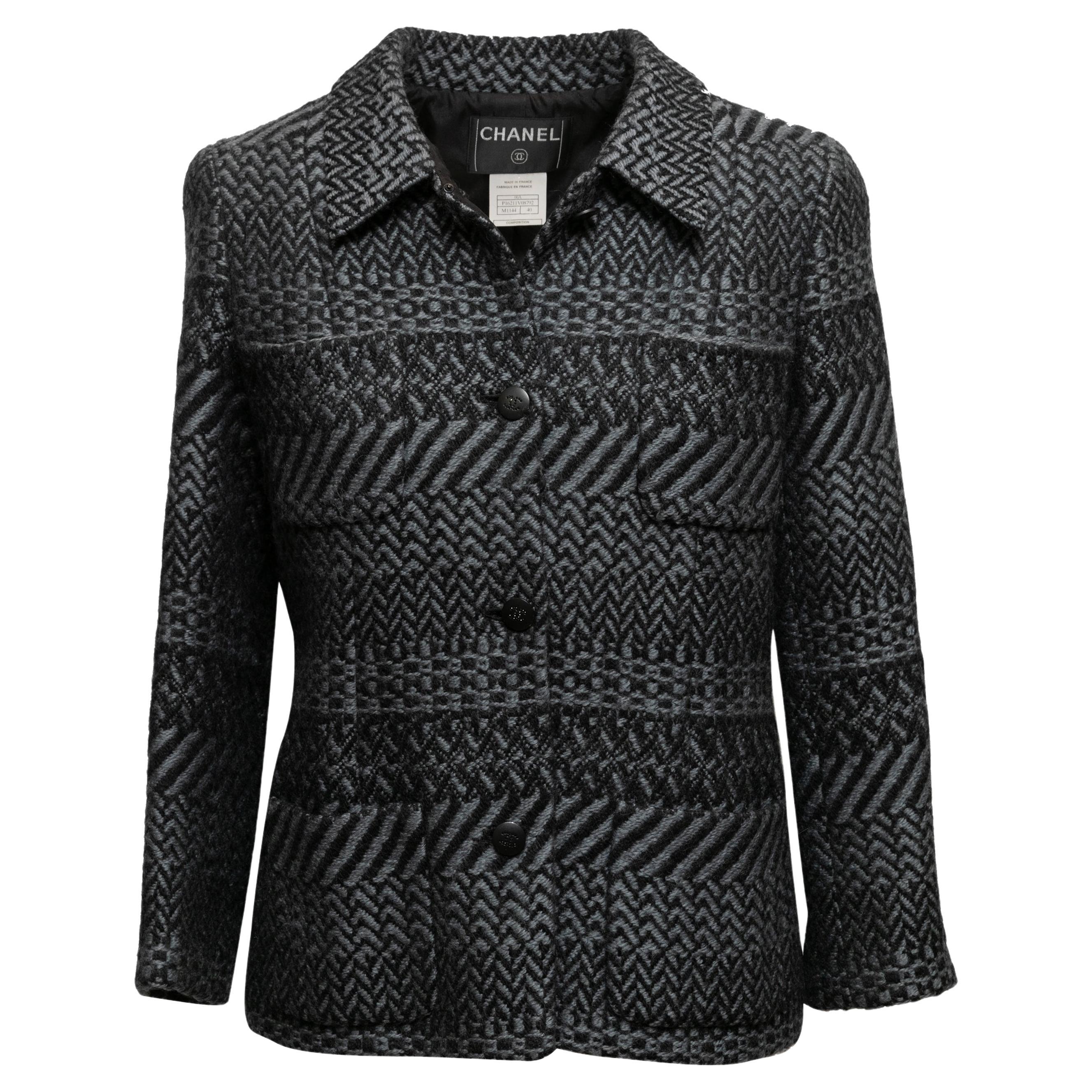 Vintage Grey & Black Chanel Fall/Winter 2000 Wool Tweed Blazer Size FR 40