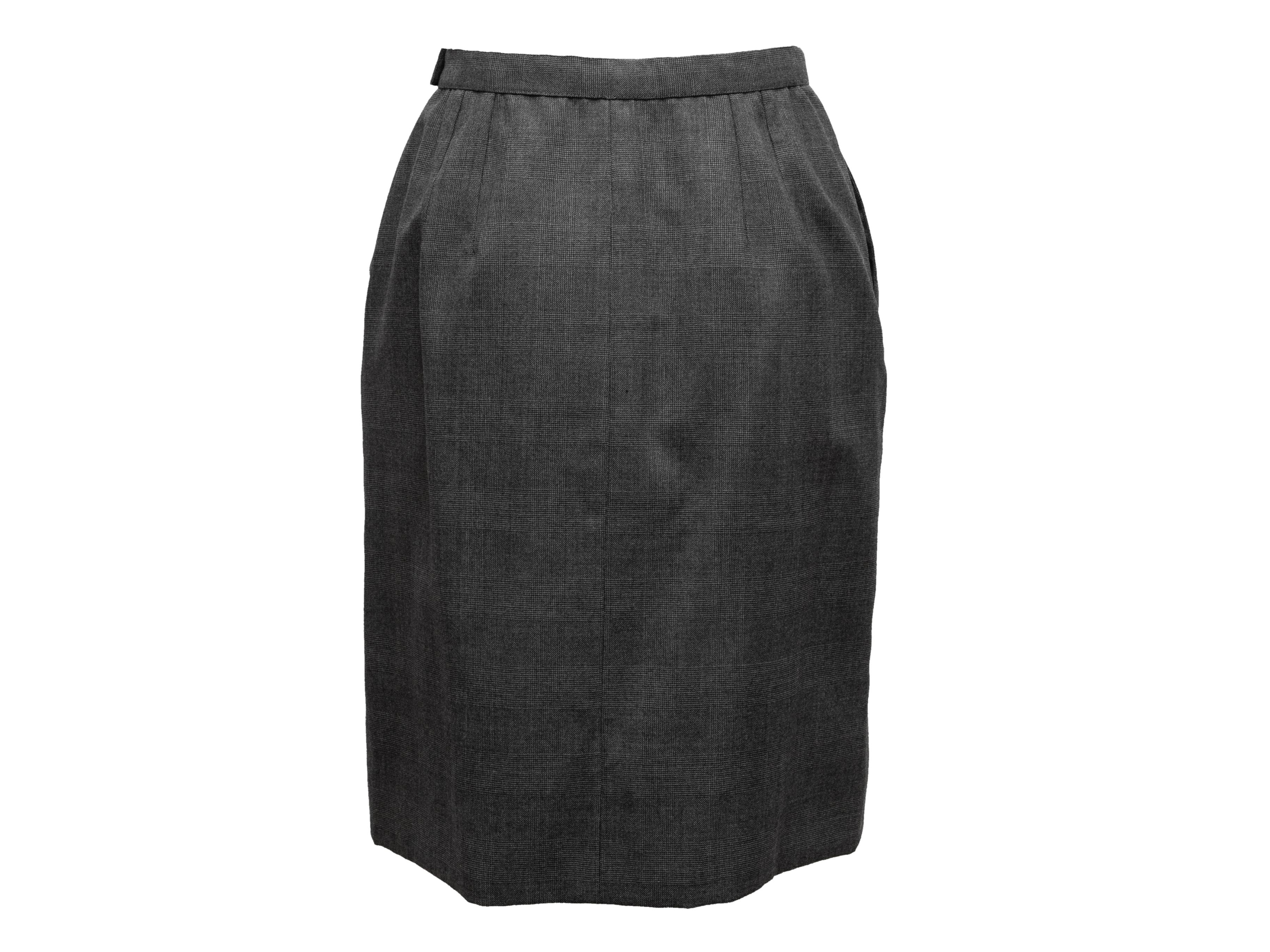 Vintage Grey Chanel 1970s Wool Pencil Skirt Size US XS In Excellent Condition For Sale In New York, NY