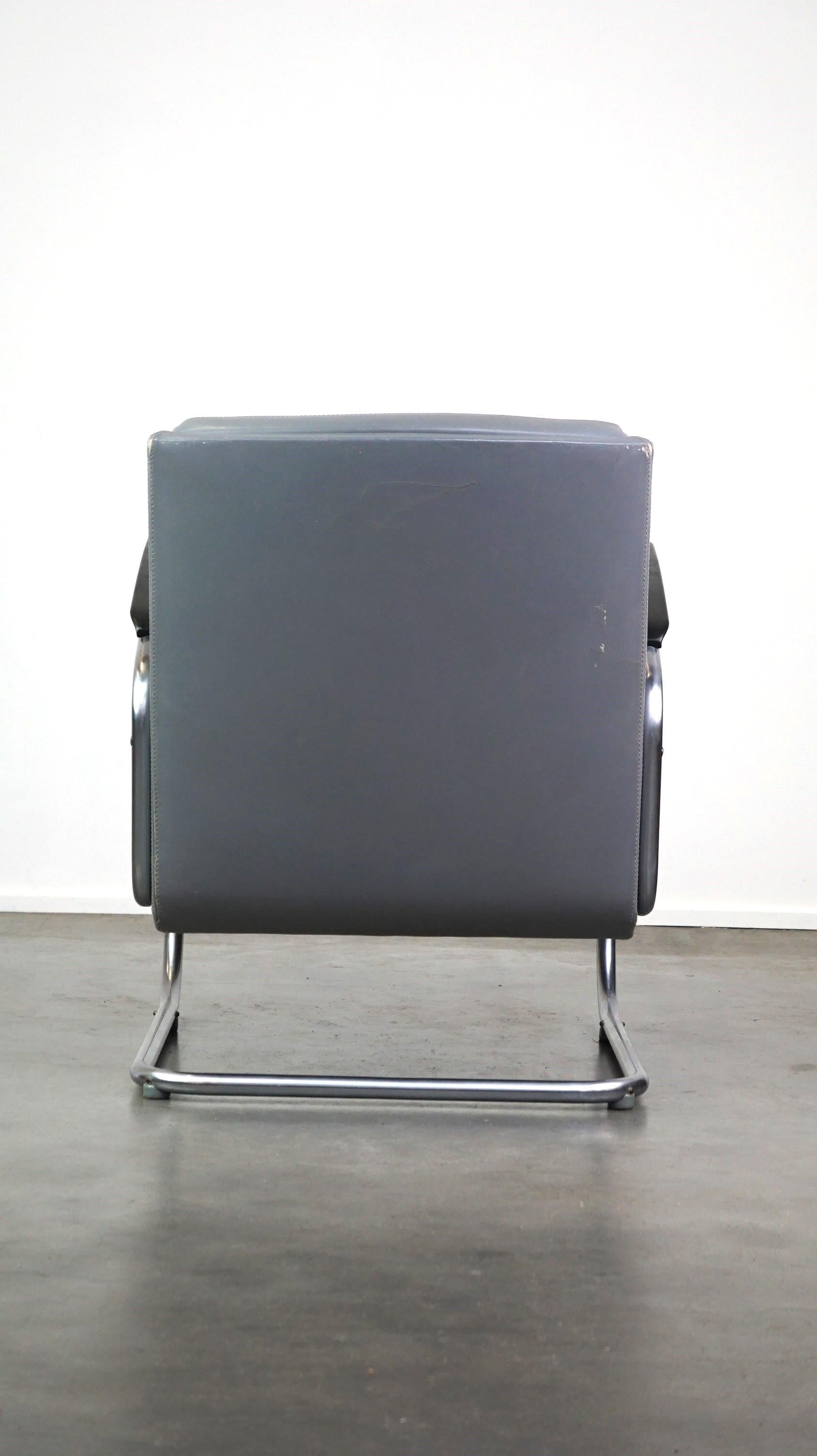 Hand-Crafted Vintage grey cow leather bauhaus design armchair by Ahrend de Cirkel For Sale