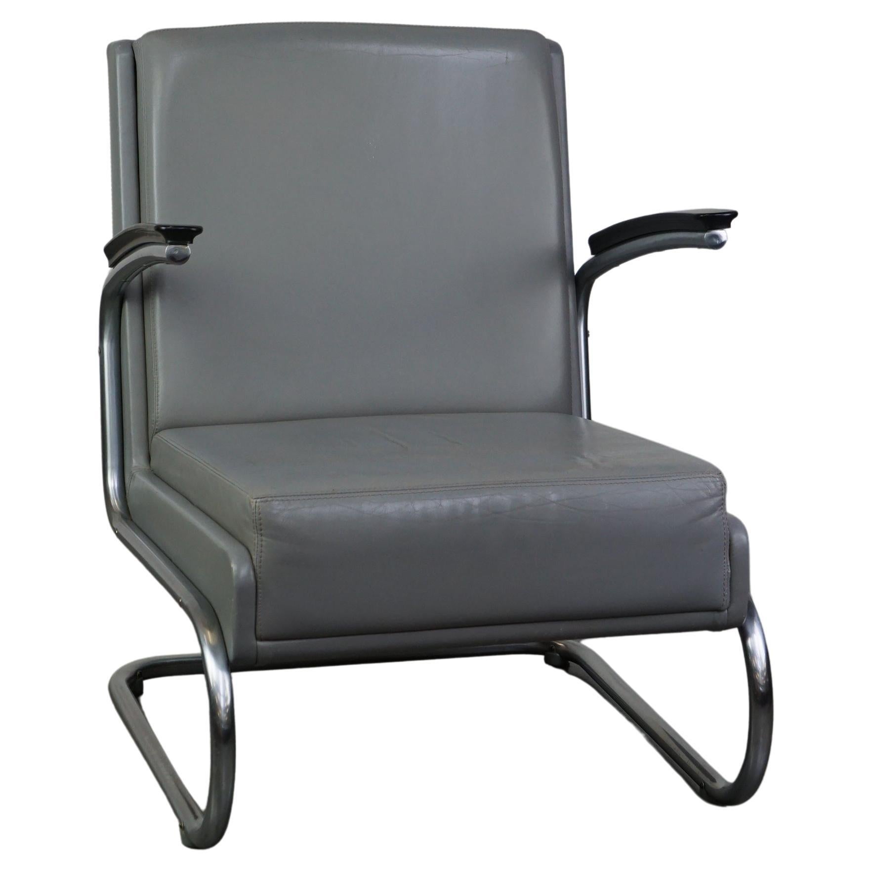 Vintage grey cow leather bauhaus design armchair by Ahrend de Cirkel For Sale