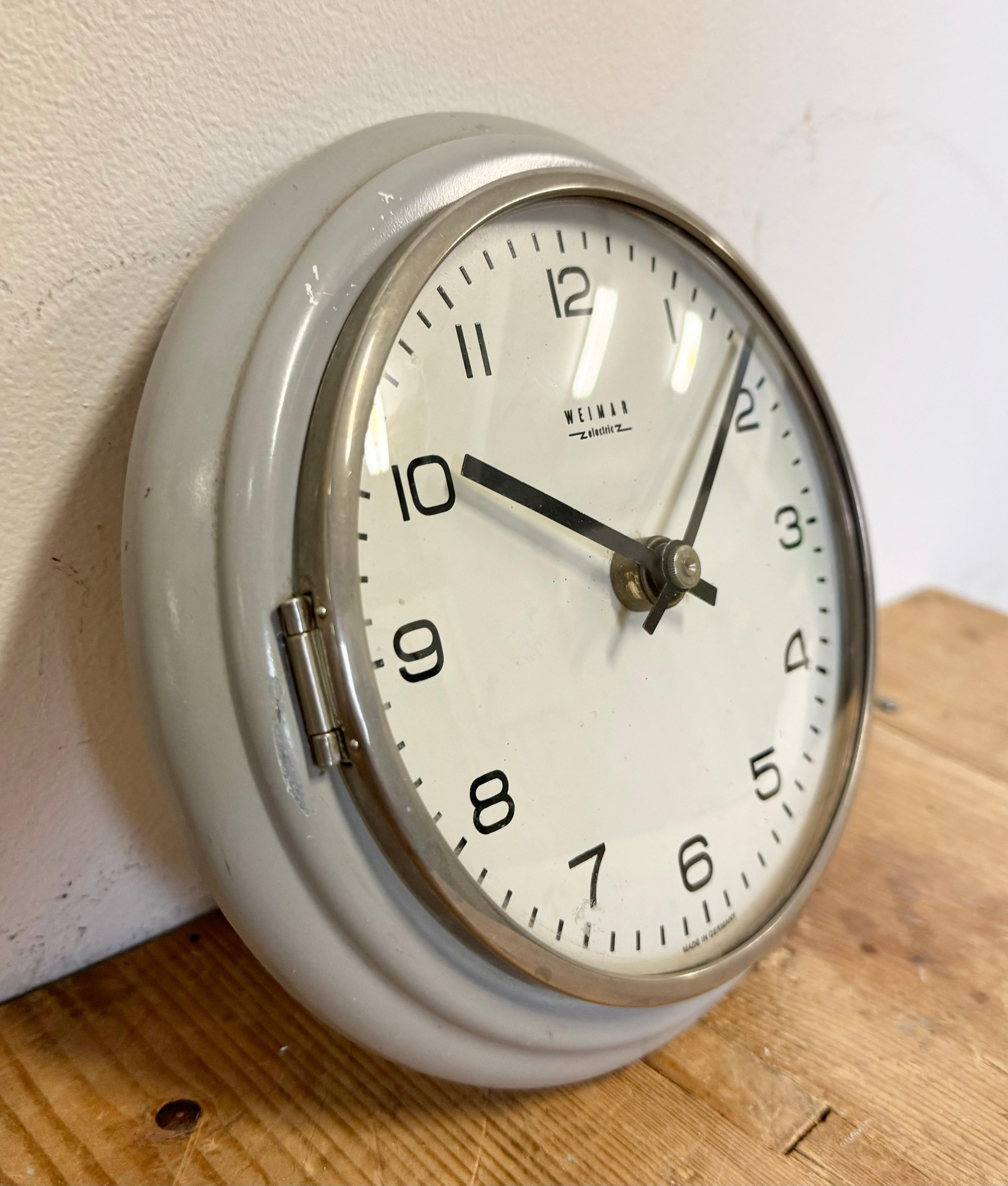 Vintage Grey East German Wall Clock from Weimar Electric, 1970s For Sale 4
