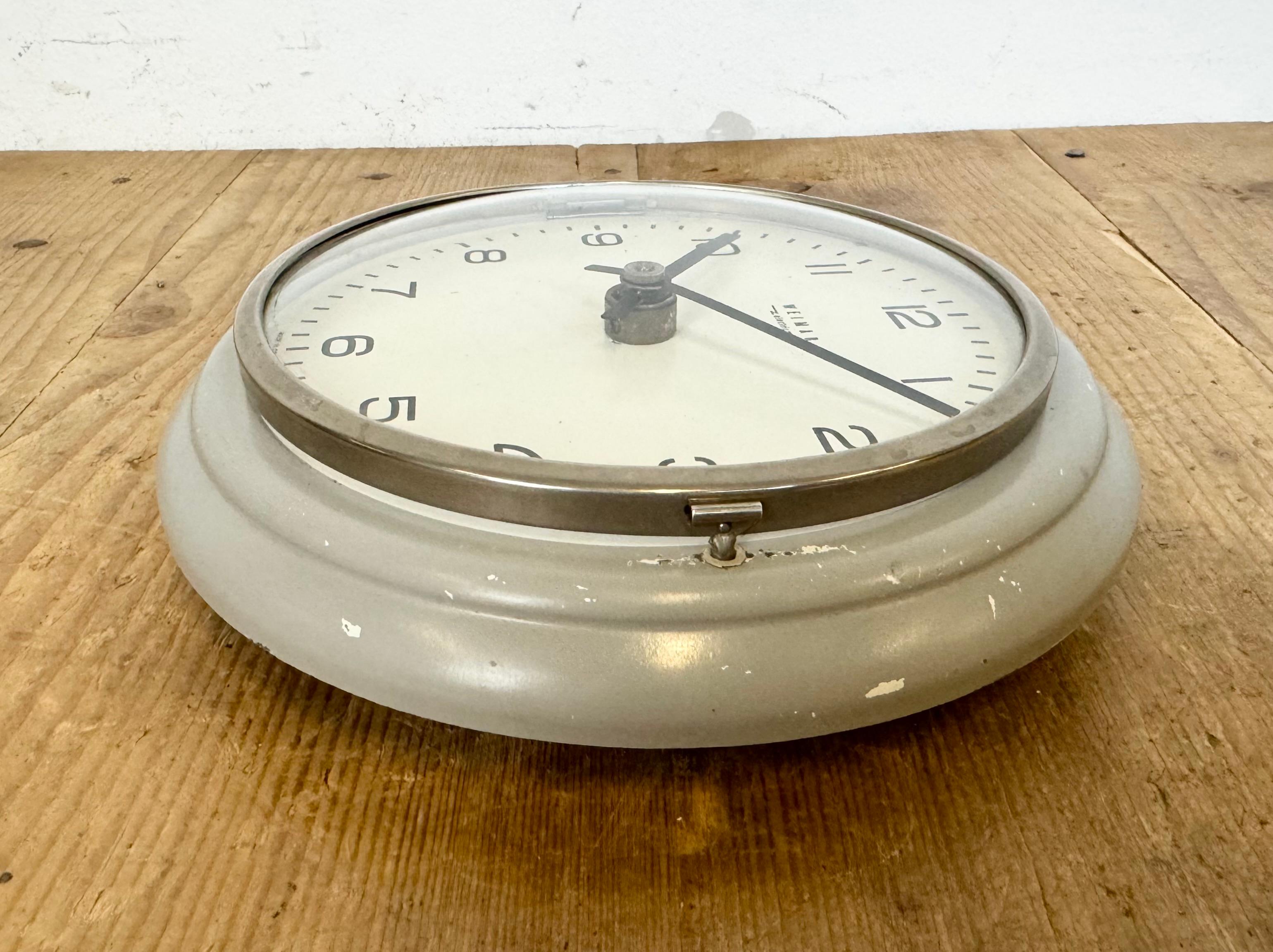 Vintage Grey East German Wall Clock from Weimar Electric, 1970s For Sale 5