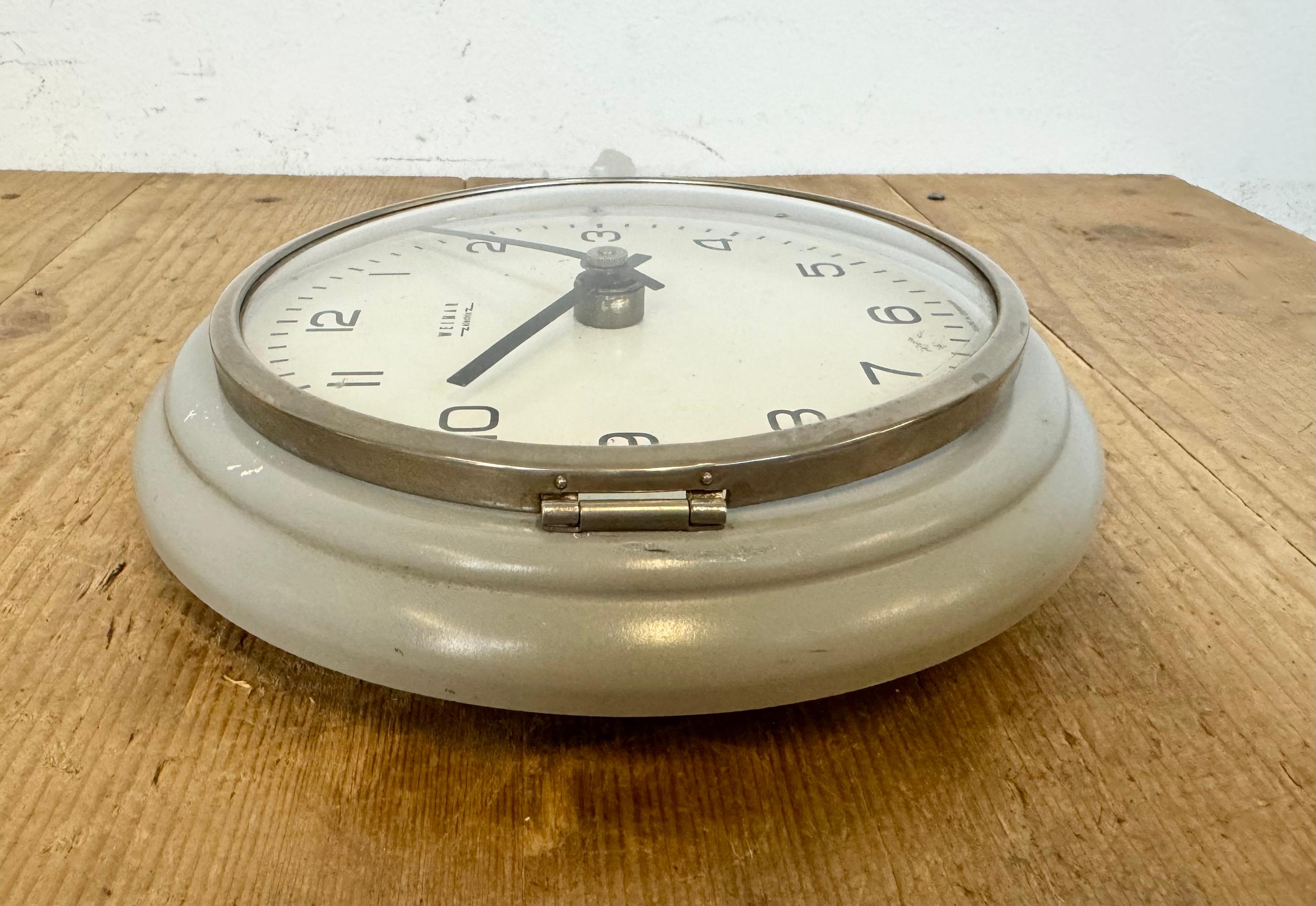 Vintage Grey East German Wall Clock from Weimar Electric, 1970s For Sale 9