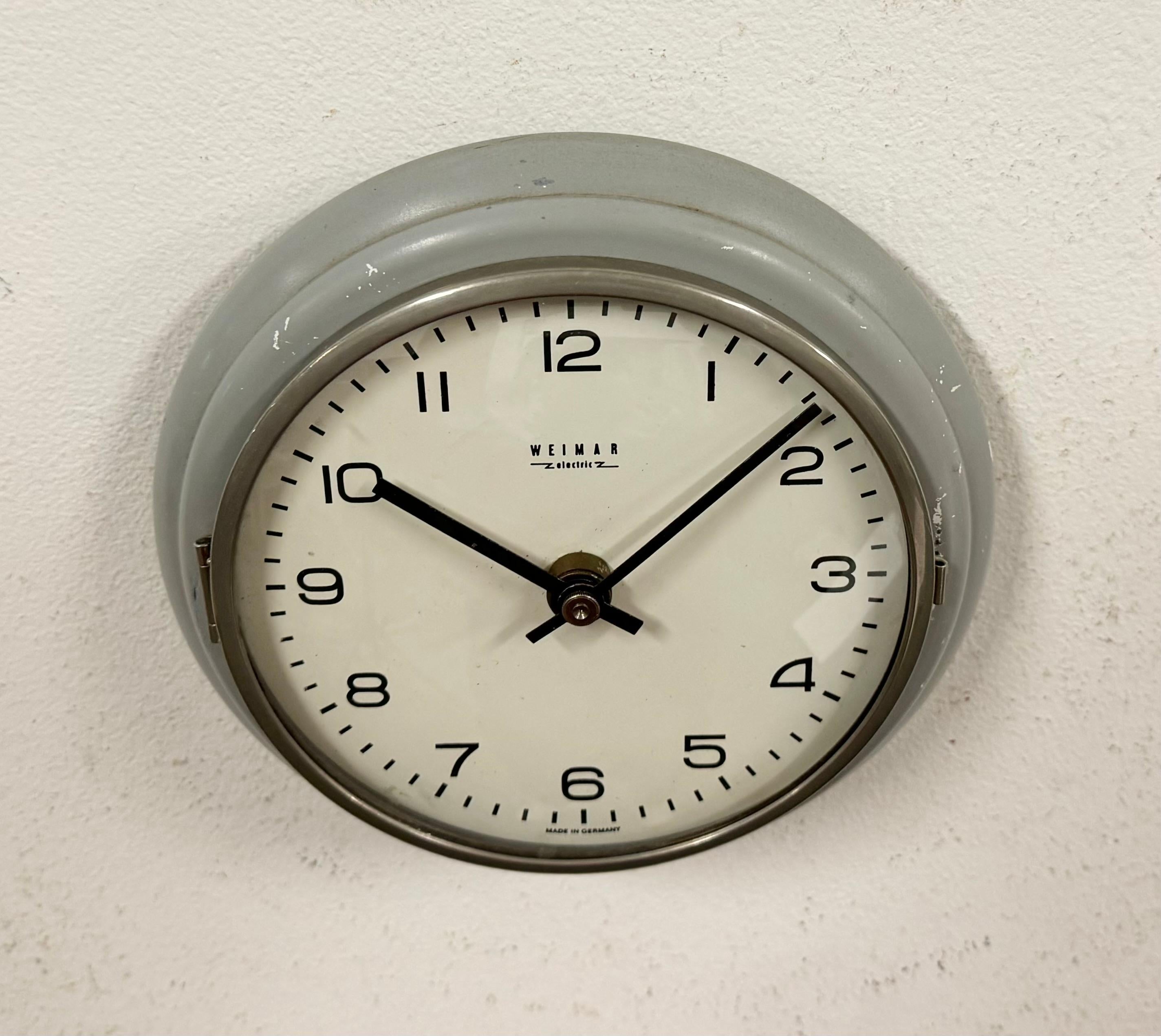 Vintage Grey East German Wall Clock from Weimar Electric, 1970s For Sale 1
