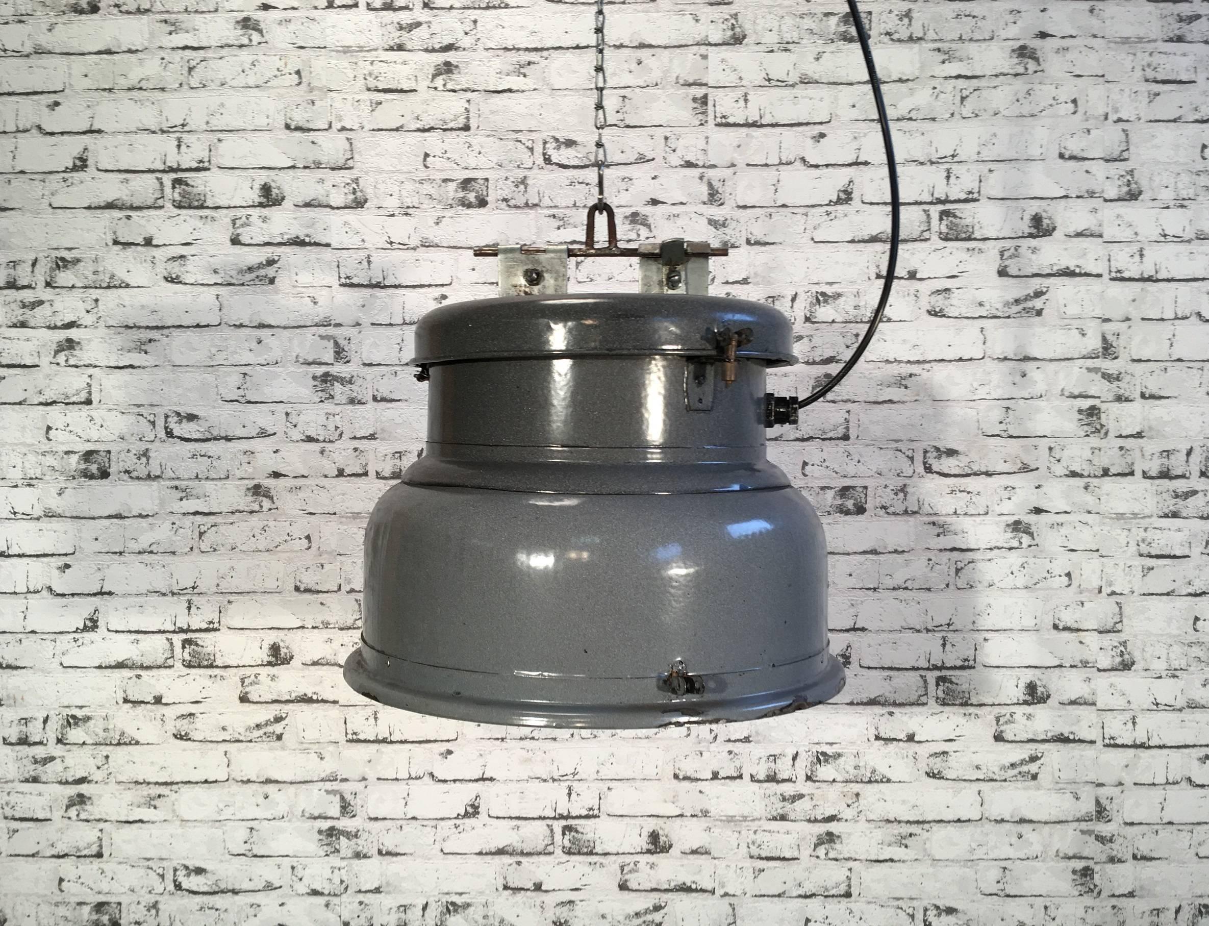 Vintage Grey Enamel Industrial Lamp 1