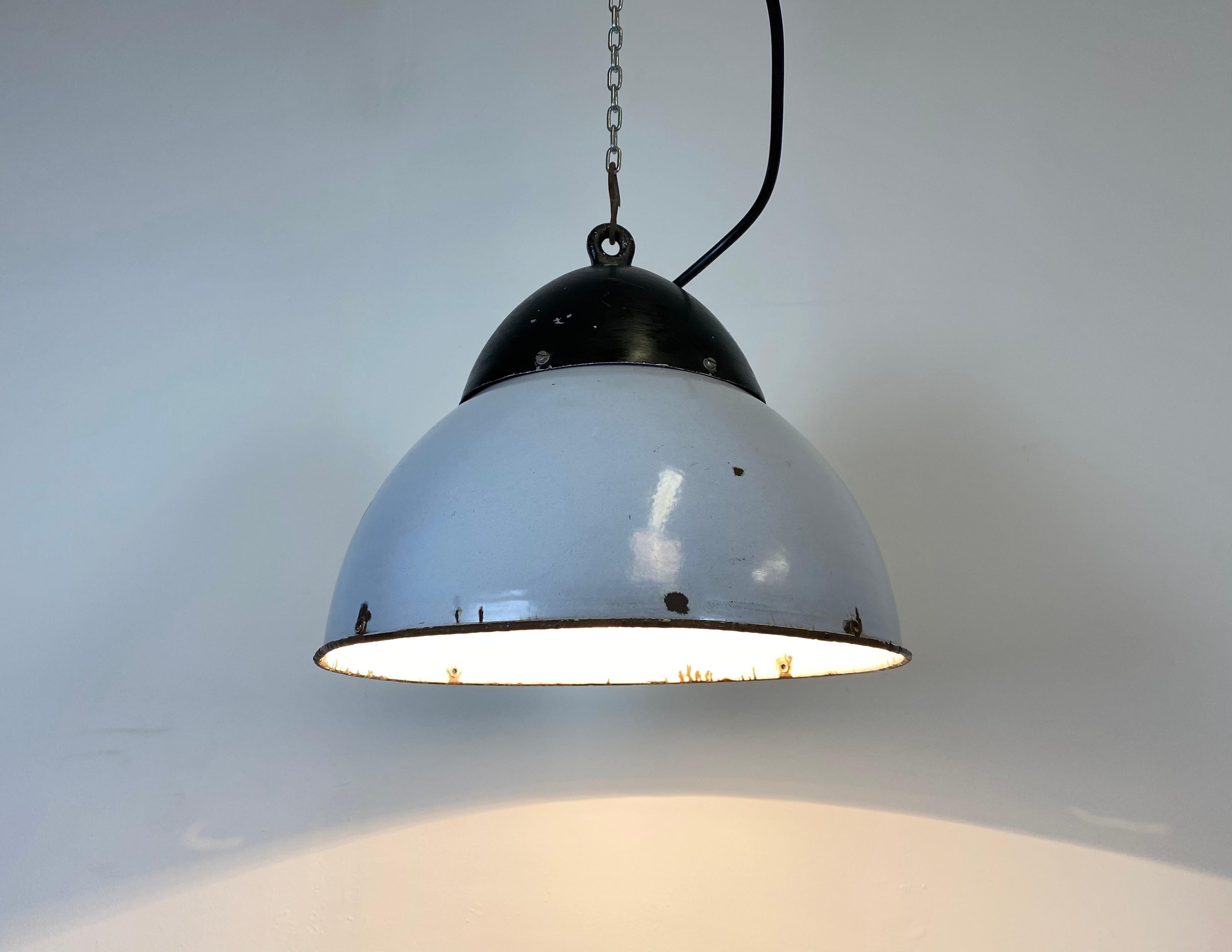 Vintage Grey Enameled Hanging Lamp For Sale 3