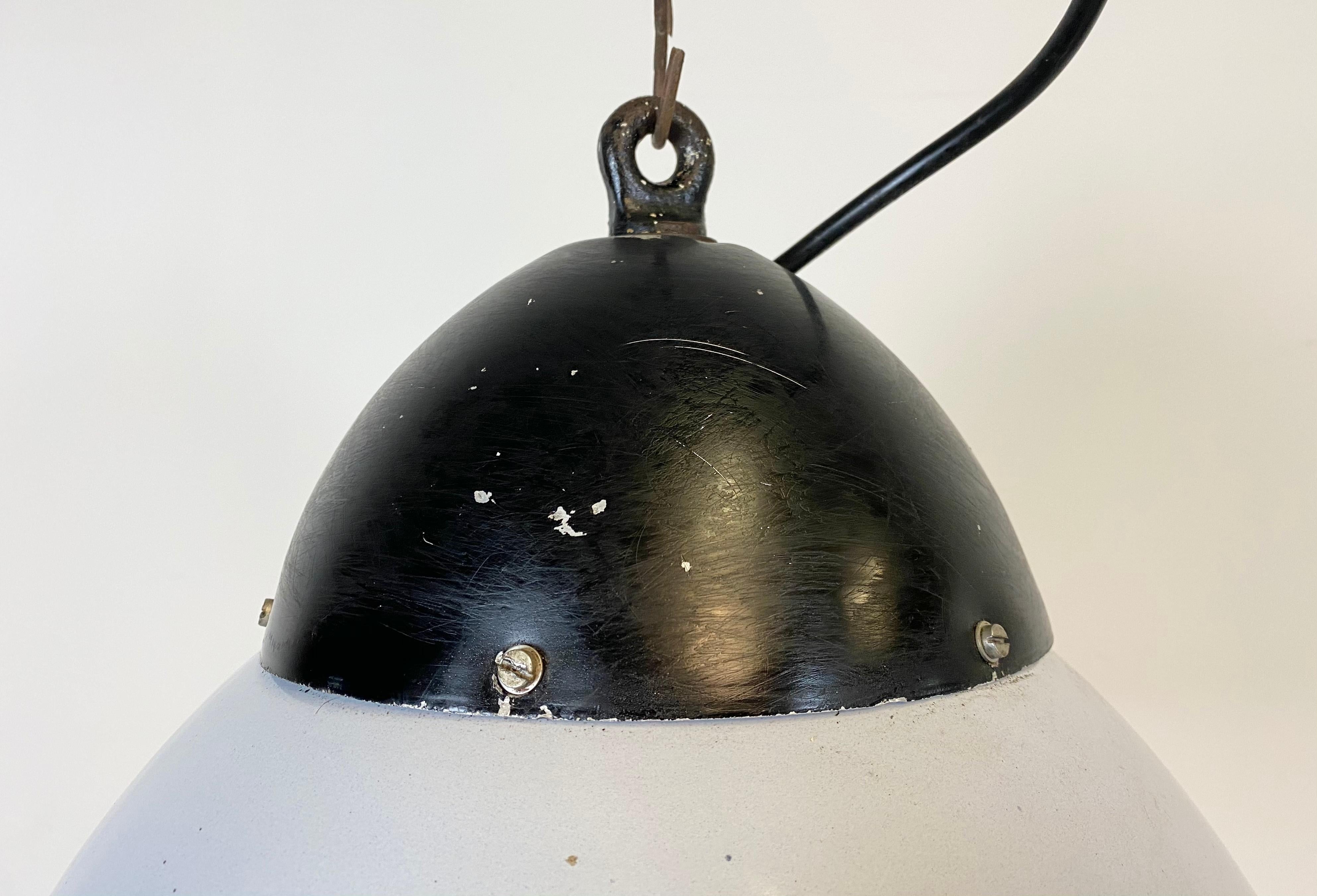 Vintage Grey Enameled Hanging Lamp For Sale 1