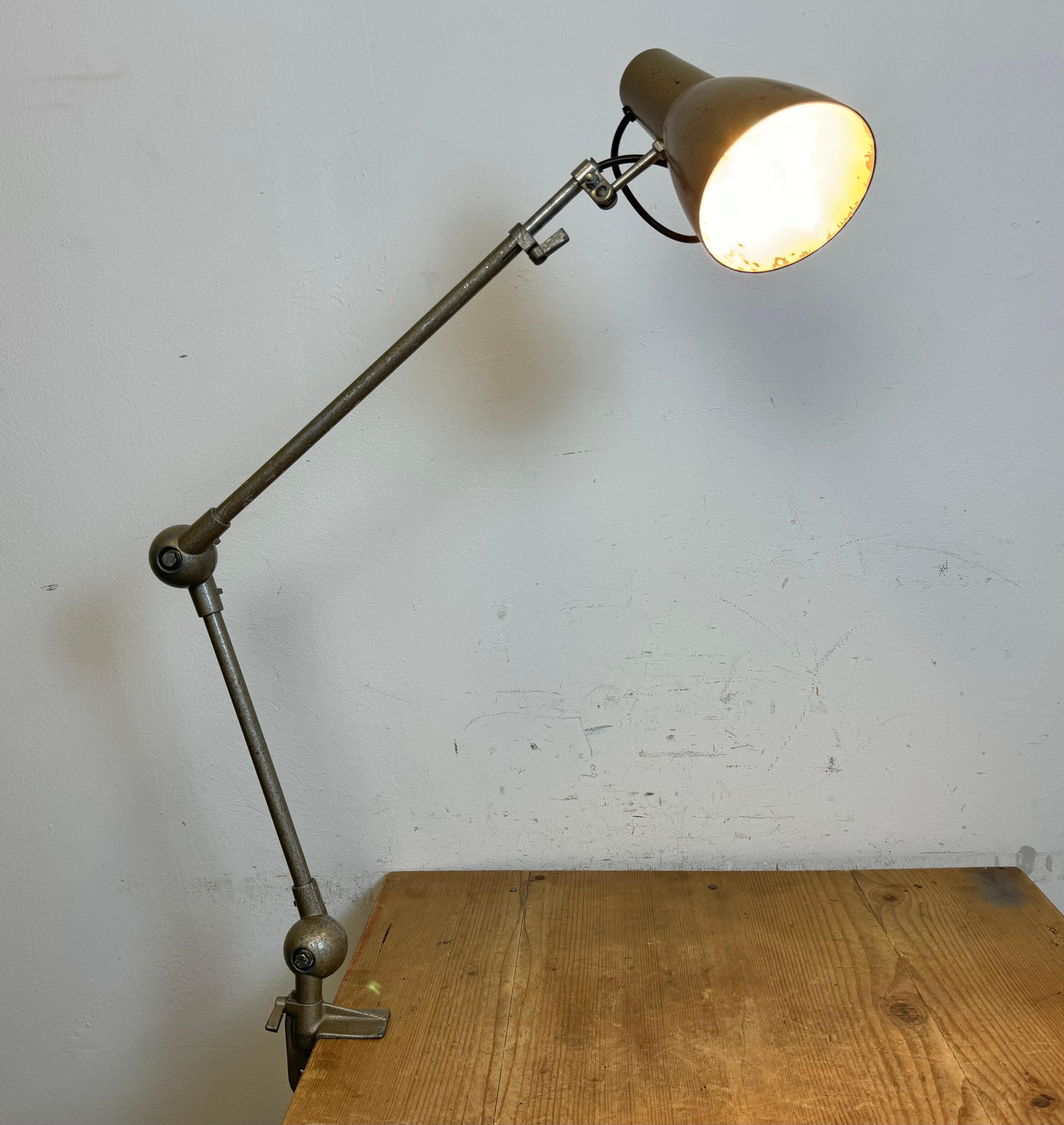 Graue französische verstellbare Tischlampe, 1960er Jahre im Angebot 10
