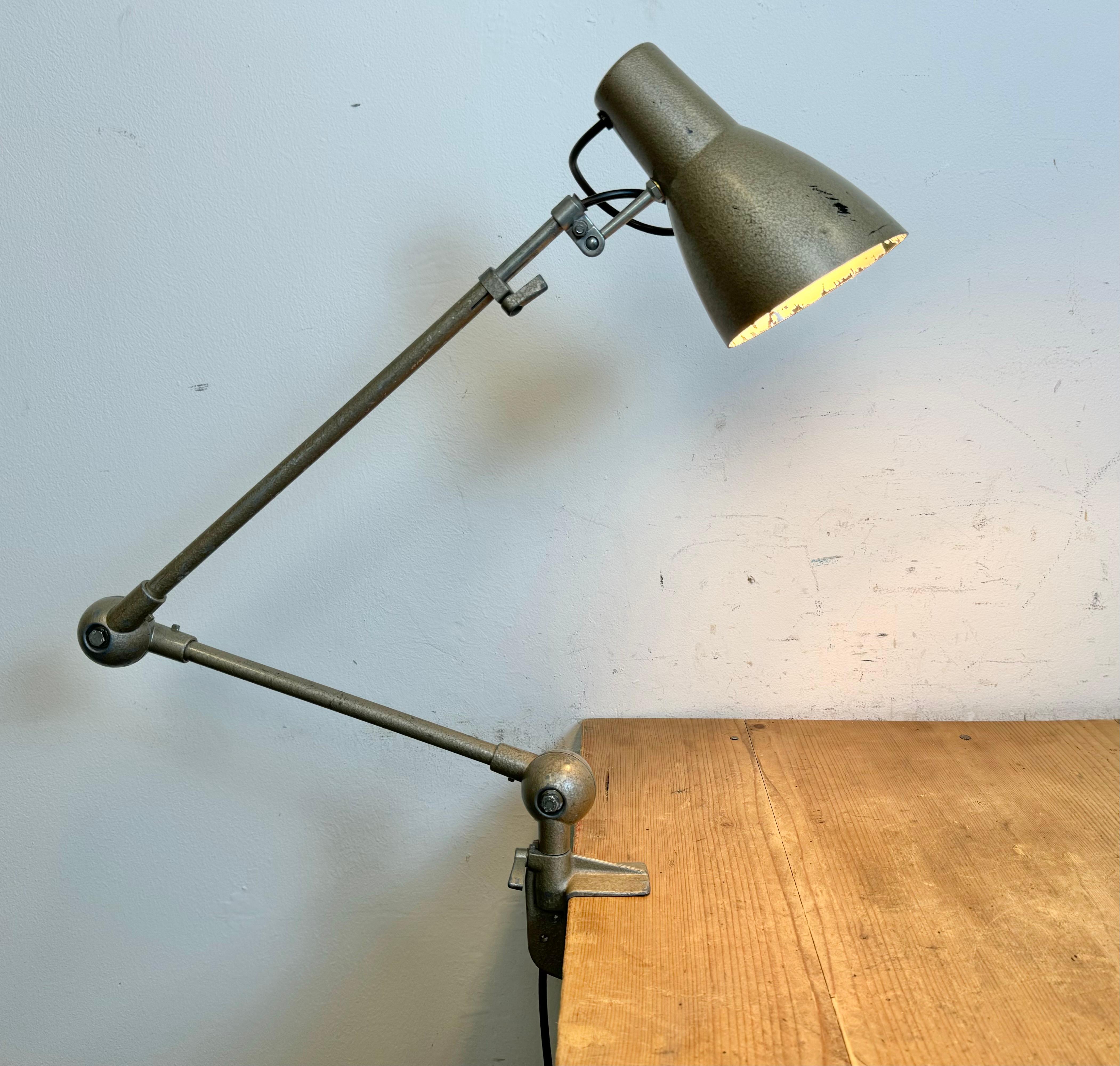 Graue französische verstellbare Tischlampe, 1960er Jahre im Angebot 11