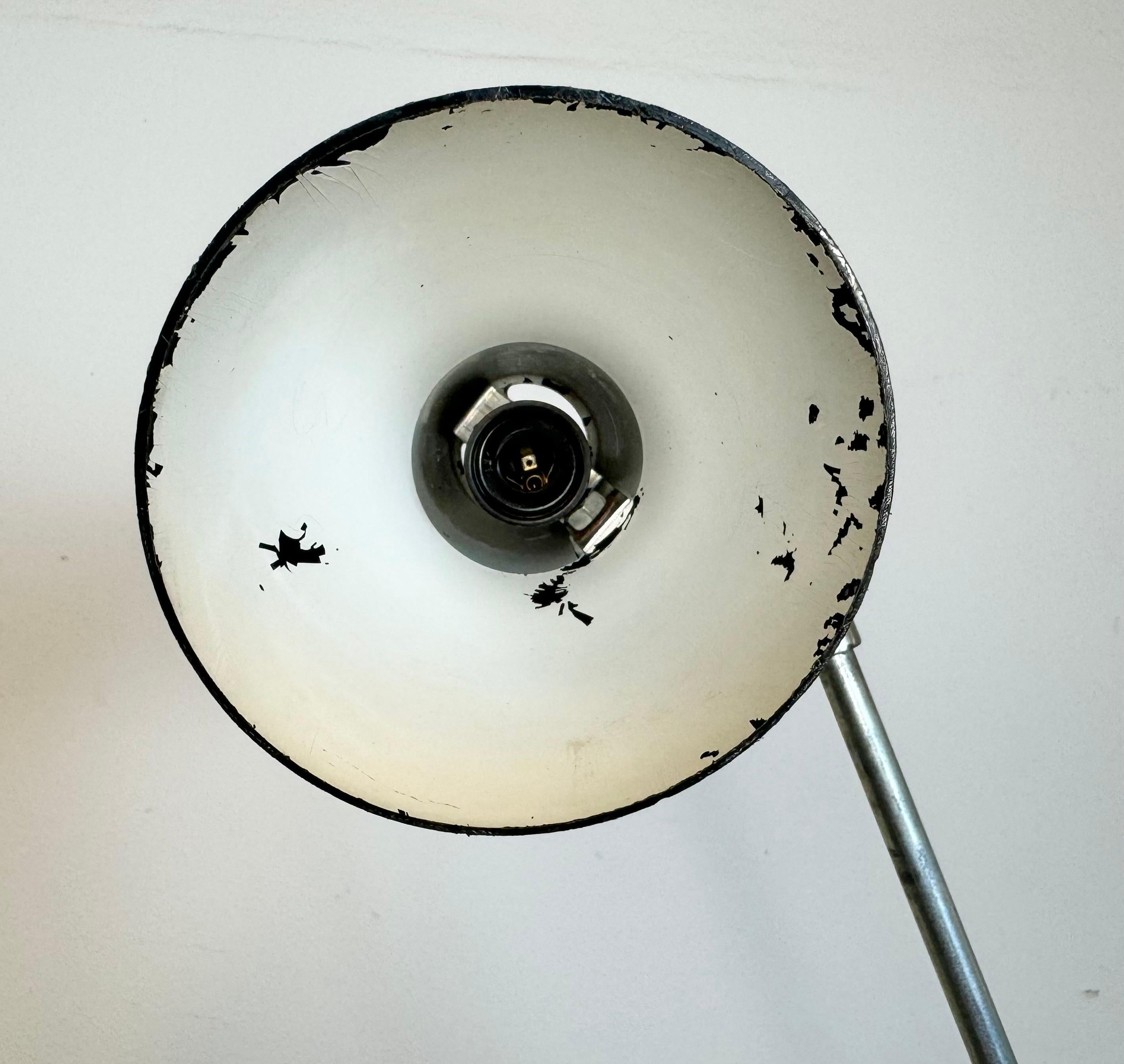 Graue französische verstellbare Tischlampe, 1960er Jahre (Eisen) im Angebot
