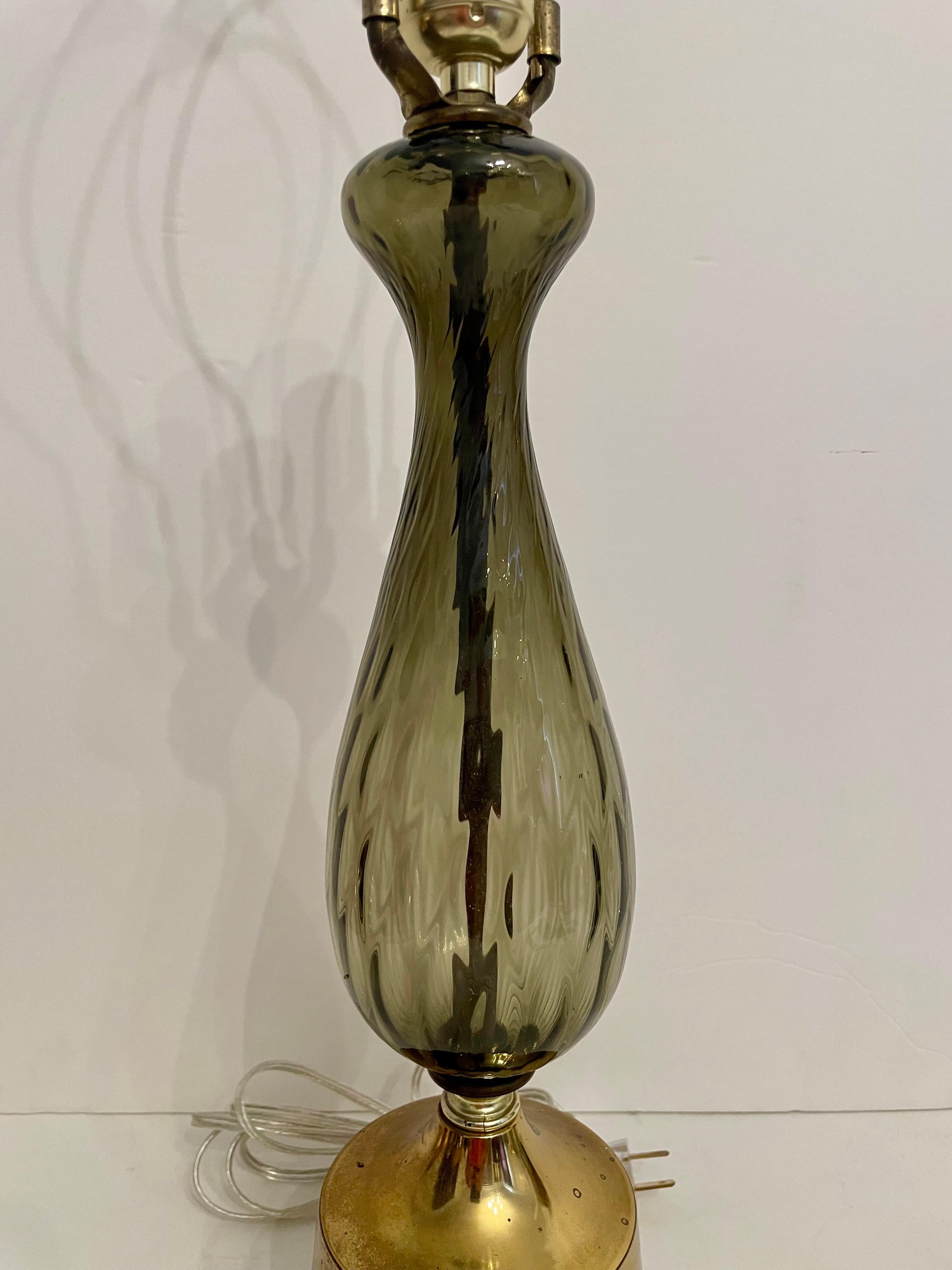 italien Lampe à poser vintage en verre gris en vente