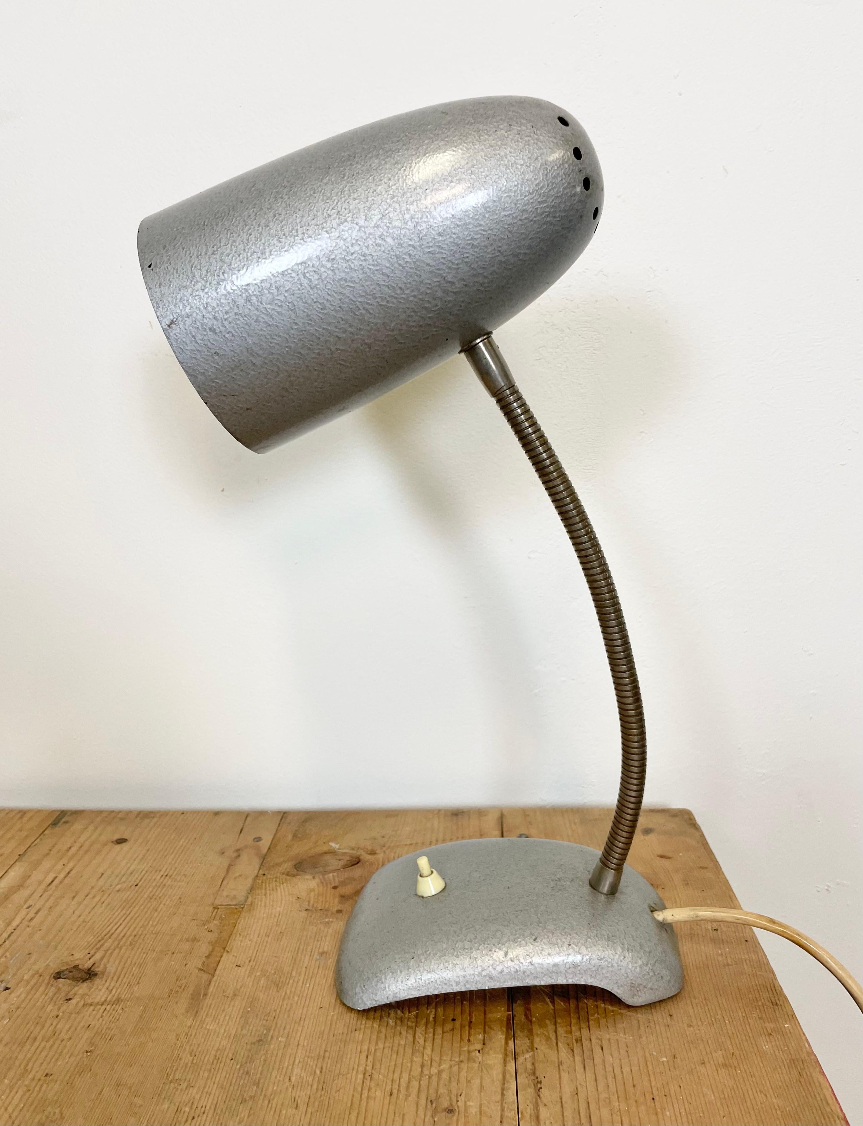 Graue Gooseneck-Schreibtischlampe in Grau, 1960er Jahre (Industriell) im Angebot