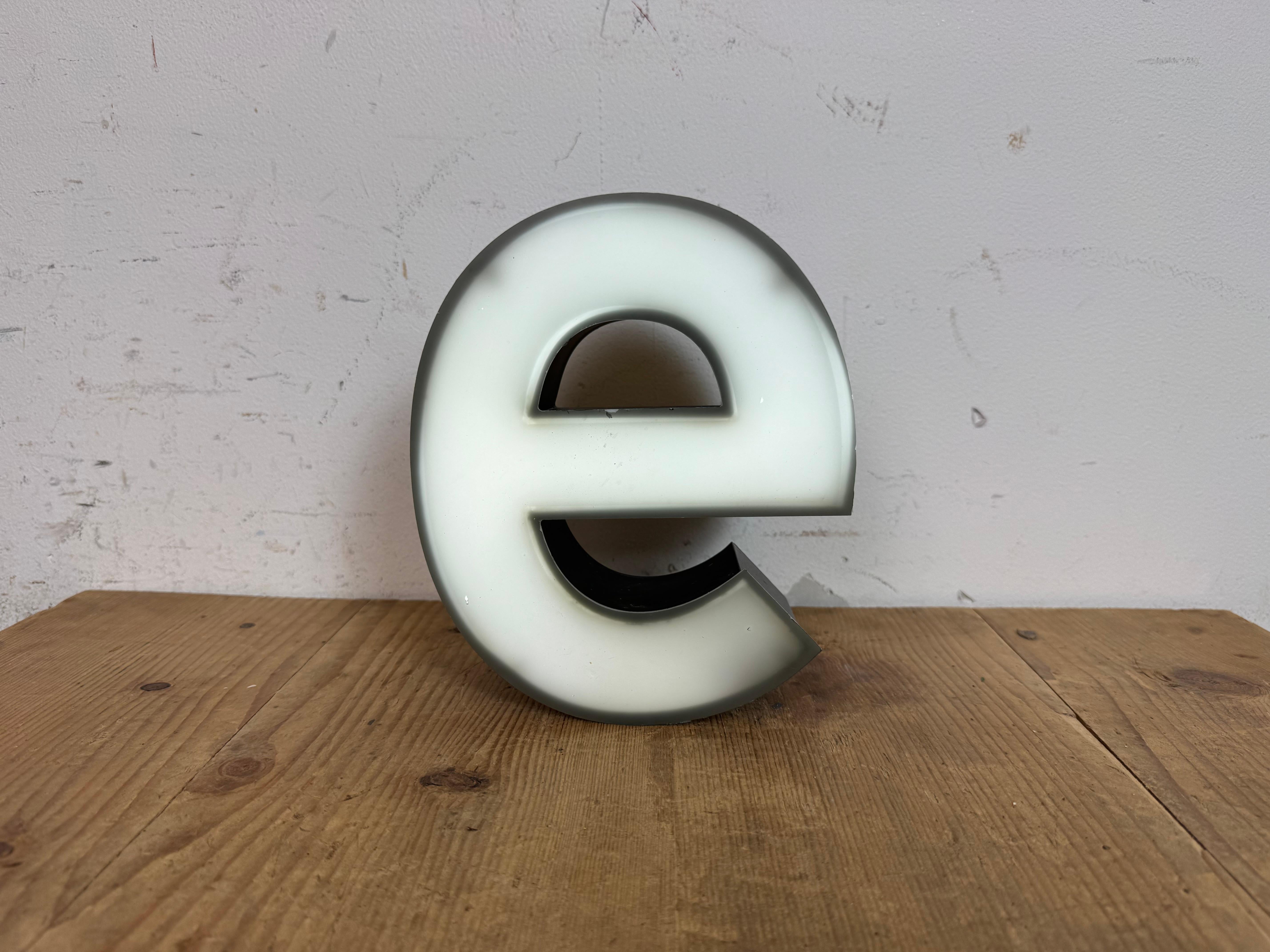 Vintage Grey Illuminated Letter E, 1970s For Sale 2