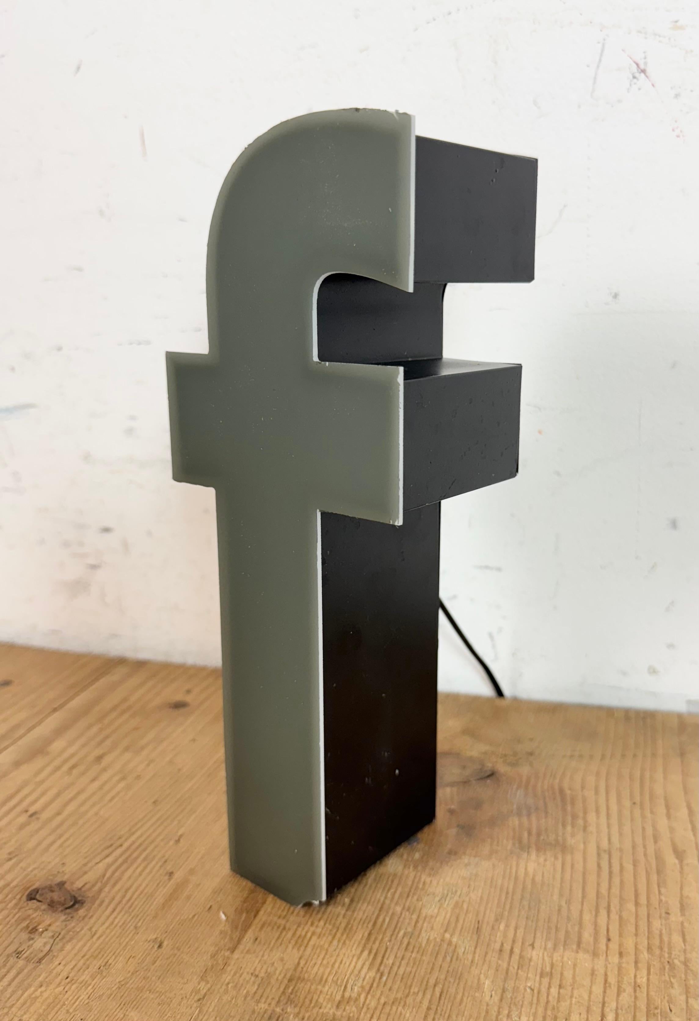 Industriel Lettre F vintage illuminée en gris, 1970 en vente