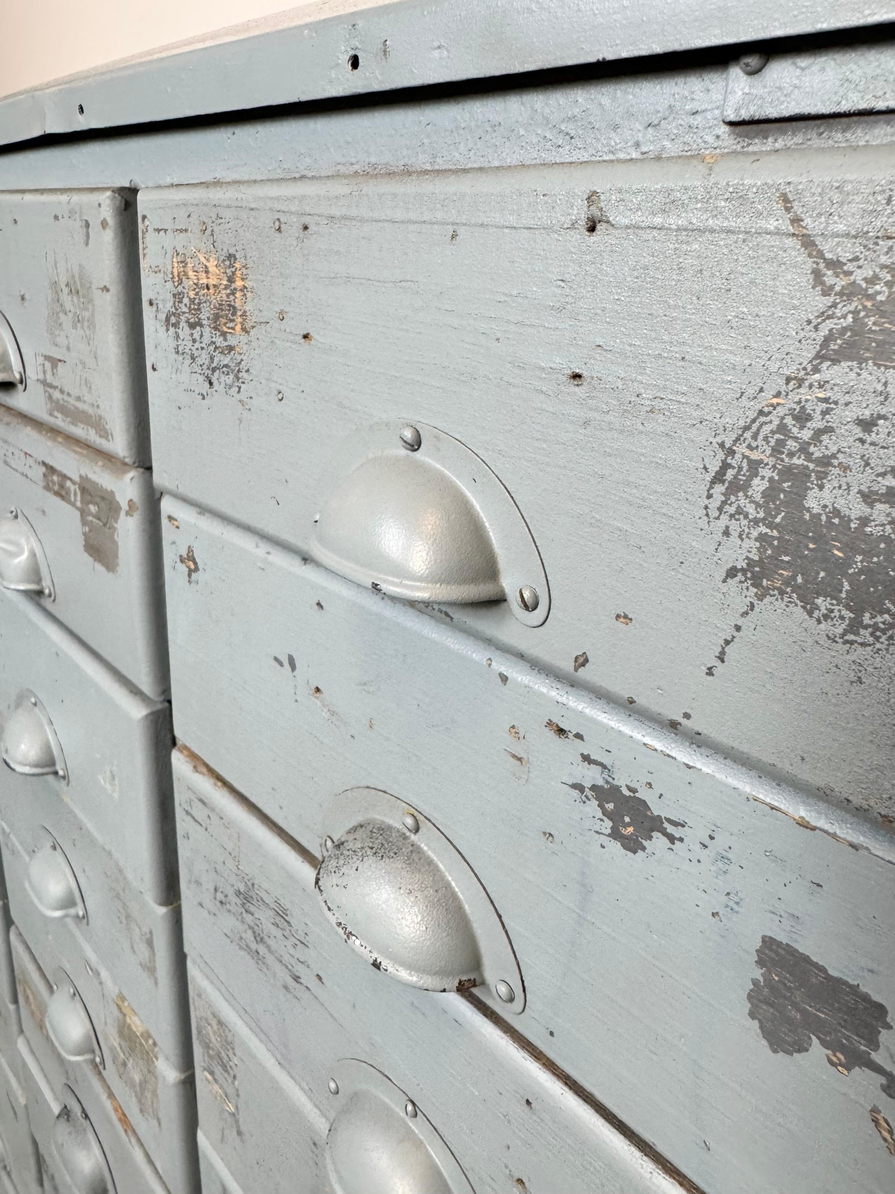 Industrielle graue Industriekommode im Vintage-Stil, 1960er Jahre im Angebot 5