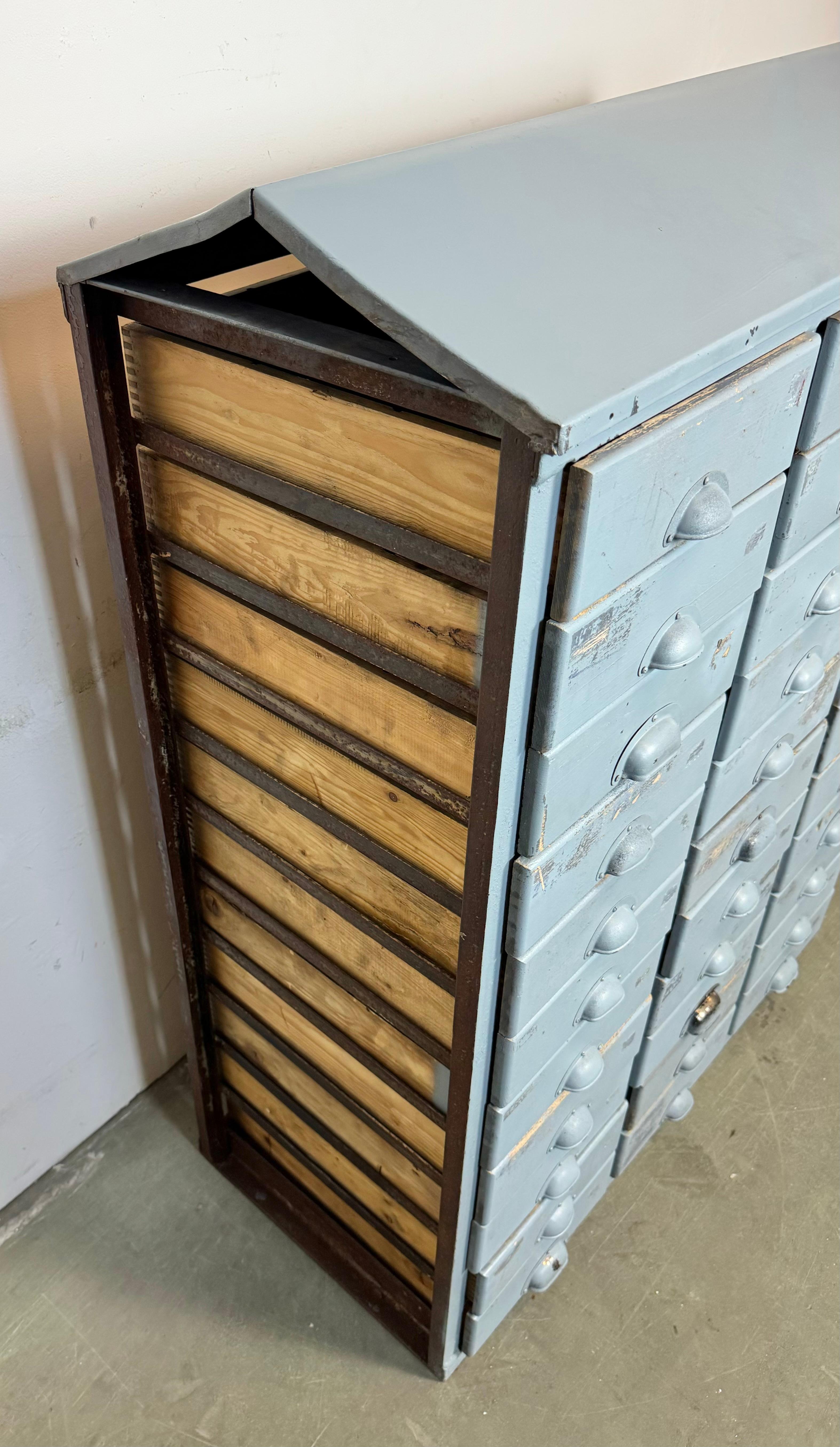 Industrielle graue Industriekommode im Vintage-Stil, 1960er Jahre im Angebot 9