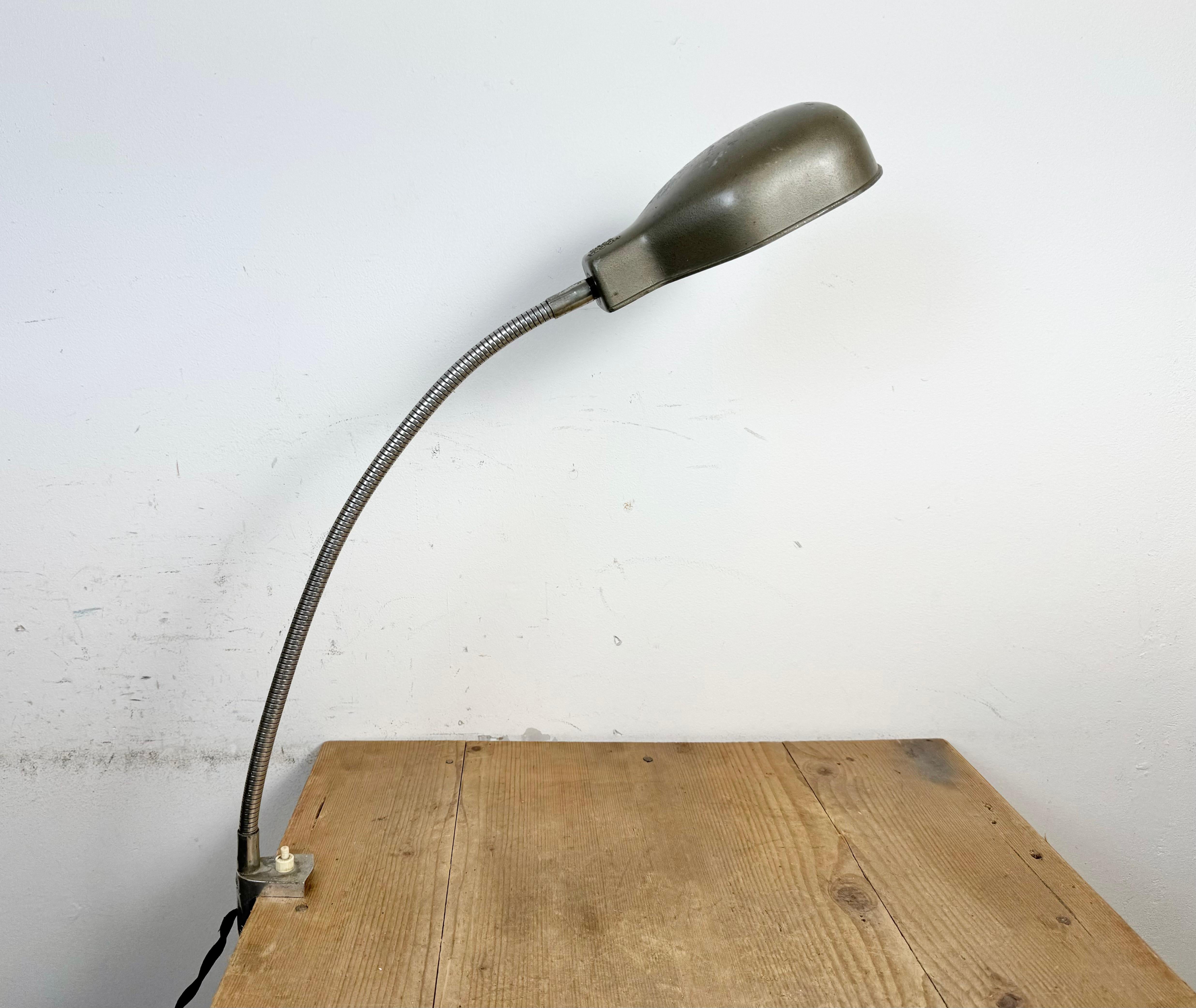 Graue italienische Vintage-Tischlampe mit Schwanenhalsausschnitt von GCME, 1950er Jahre (Aluminium) im Angebot