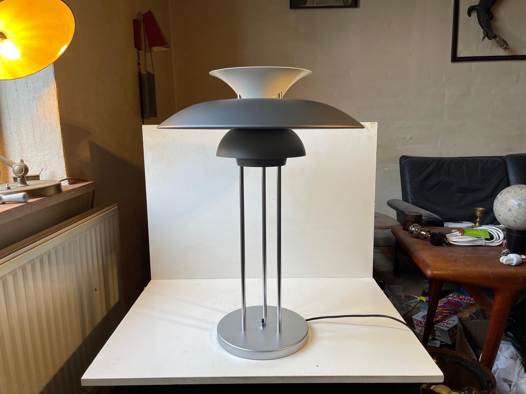 Danois Lampe de bureau vintage PH 5 grise par Poul Henningsen - Louis Poulsen en vente