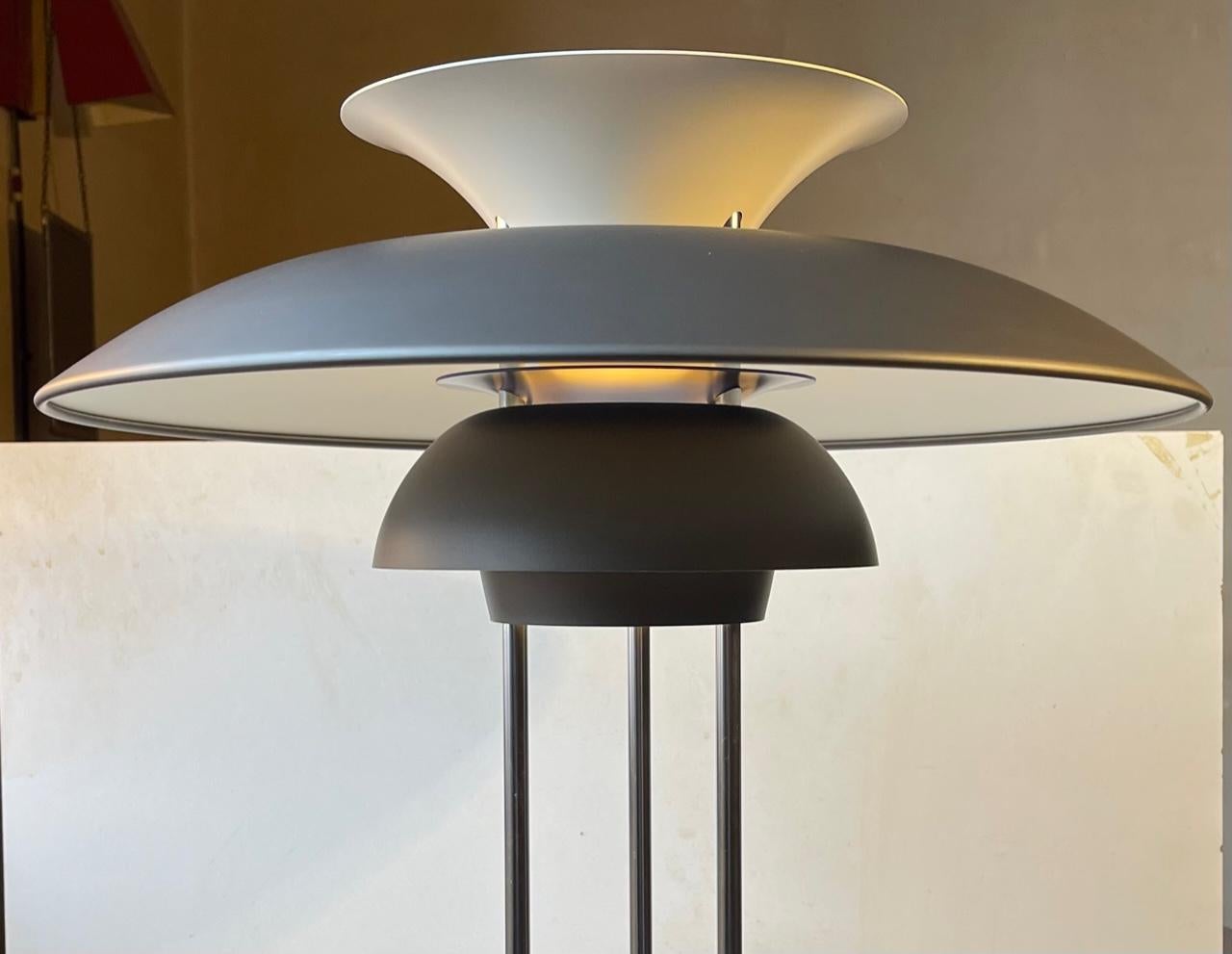 Vintage Grey PH 5 Table Lamp by Poul Henningsen, Louis Poulsen In Good Condition For Sale In Esbjerg, DK
