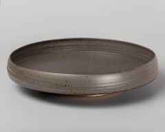 Graue Studio Pottery Tafelaufsatz-Schale in Grau