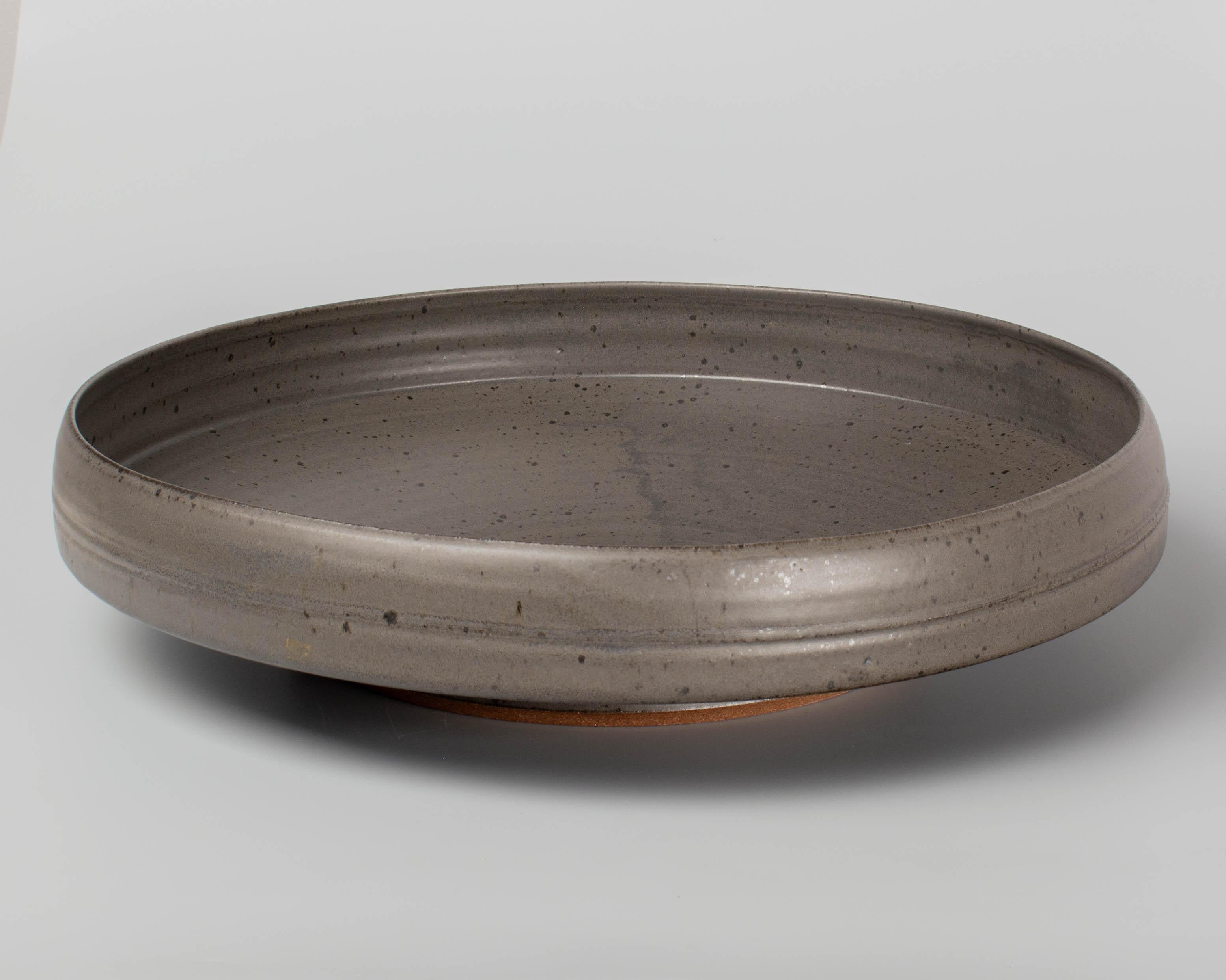 Sconosciuto Ciotola centrotavola Studio Pottery grigia d'epoca in vendita