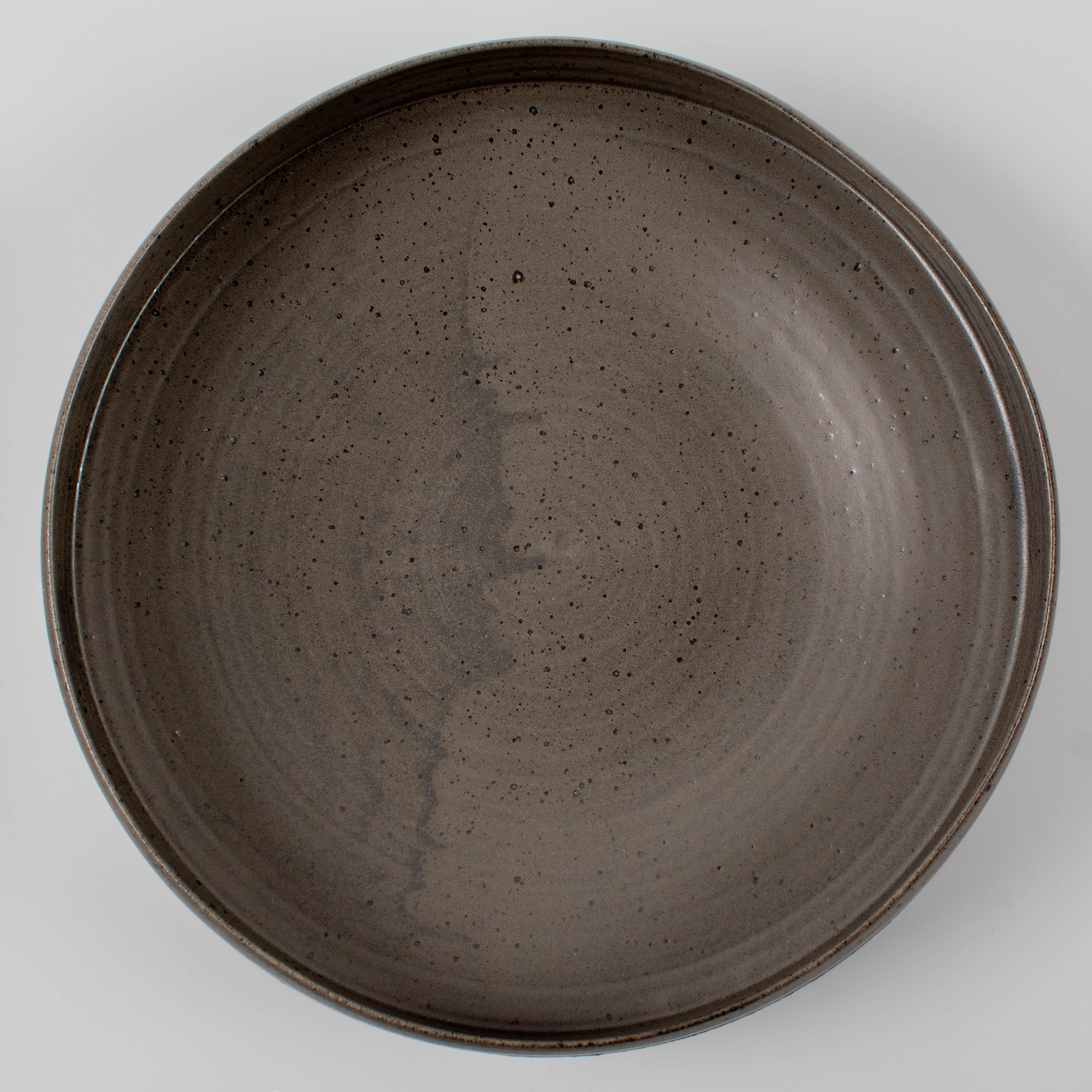 Ciotola centrotavola Studio Pottery grigia d'epoca in vendita 1
