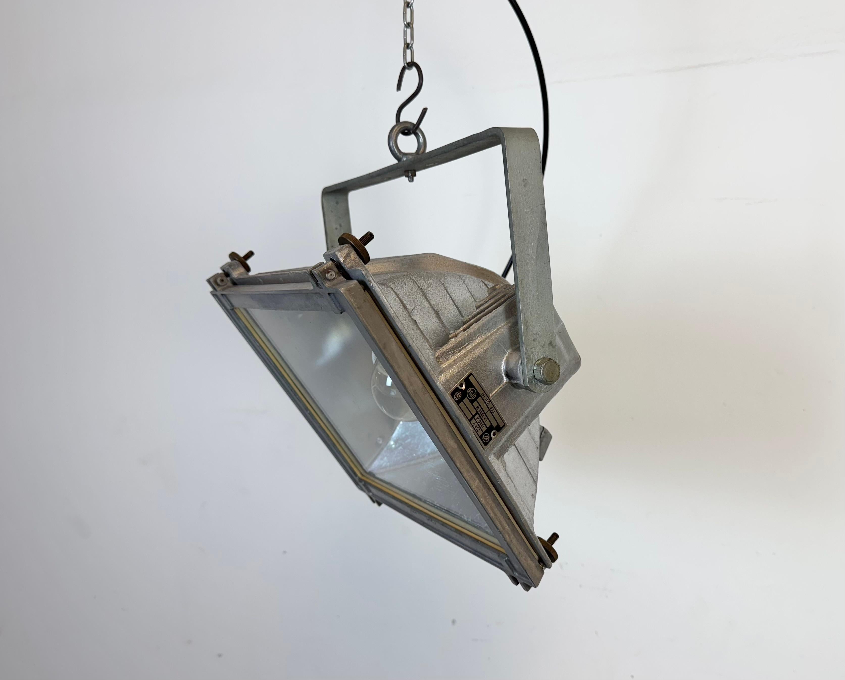 Vintage Grey Theater Spotlight with Glass Cover, 1980s In Good Condition For Sale In Kojetice, CZ
