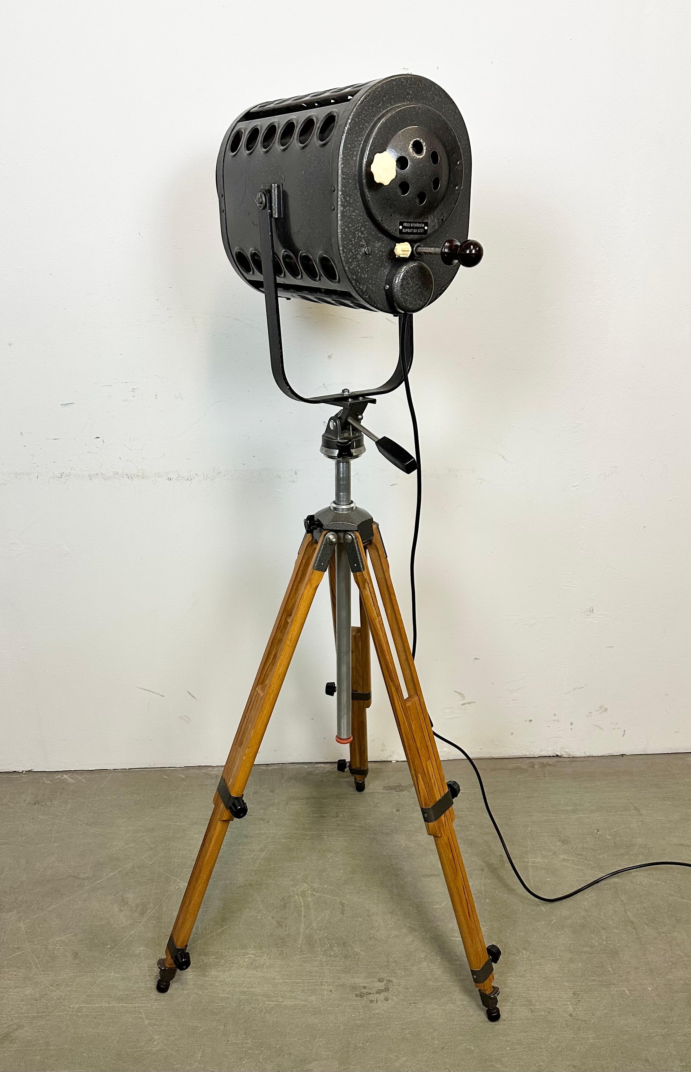 Vintage Grey Theatre Spotlight on Wooden Tripod, 1970s In Good Condition For Sale In Kojetice, CZ