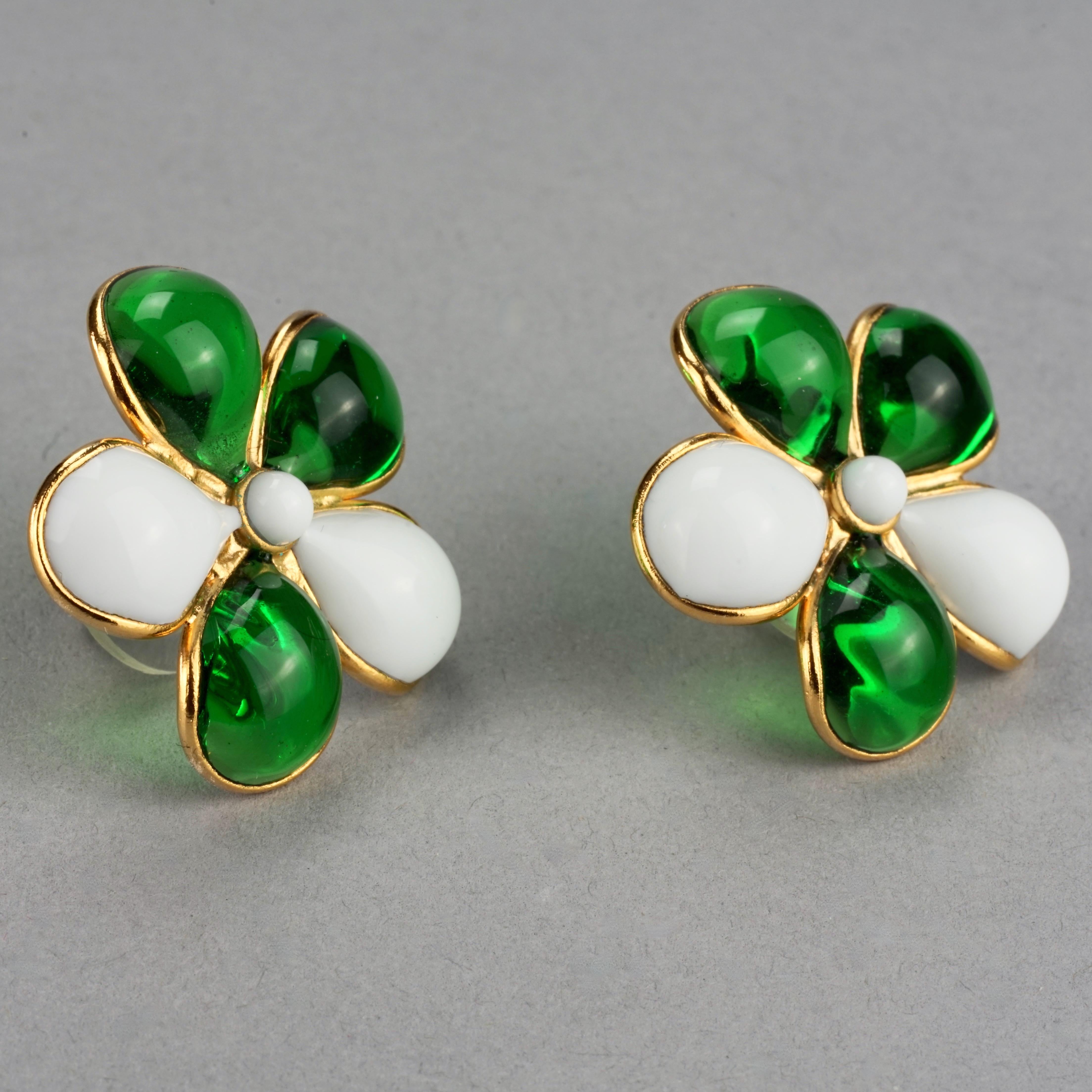 Women's Vintage GRIPOIX Flower Green White Earrings For Sale