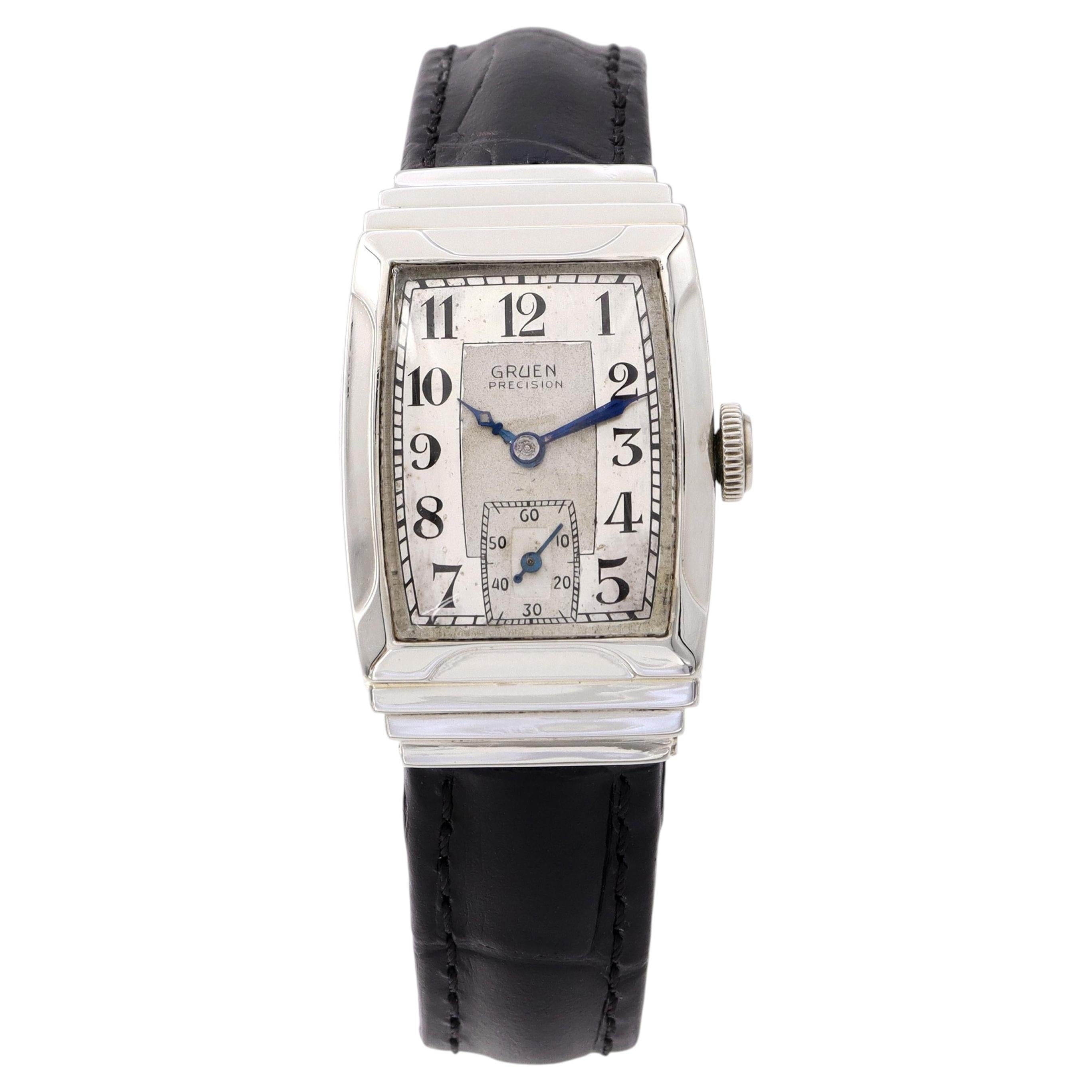 Can men wear rectangular watches?