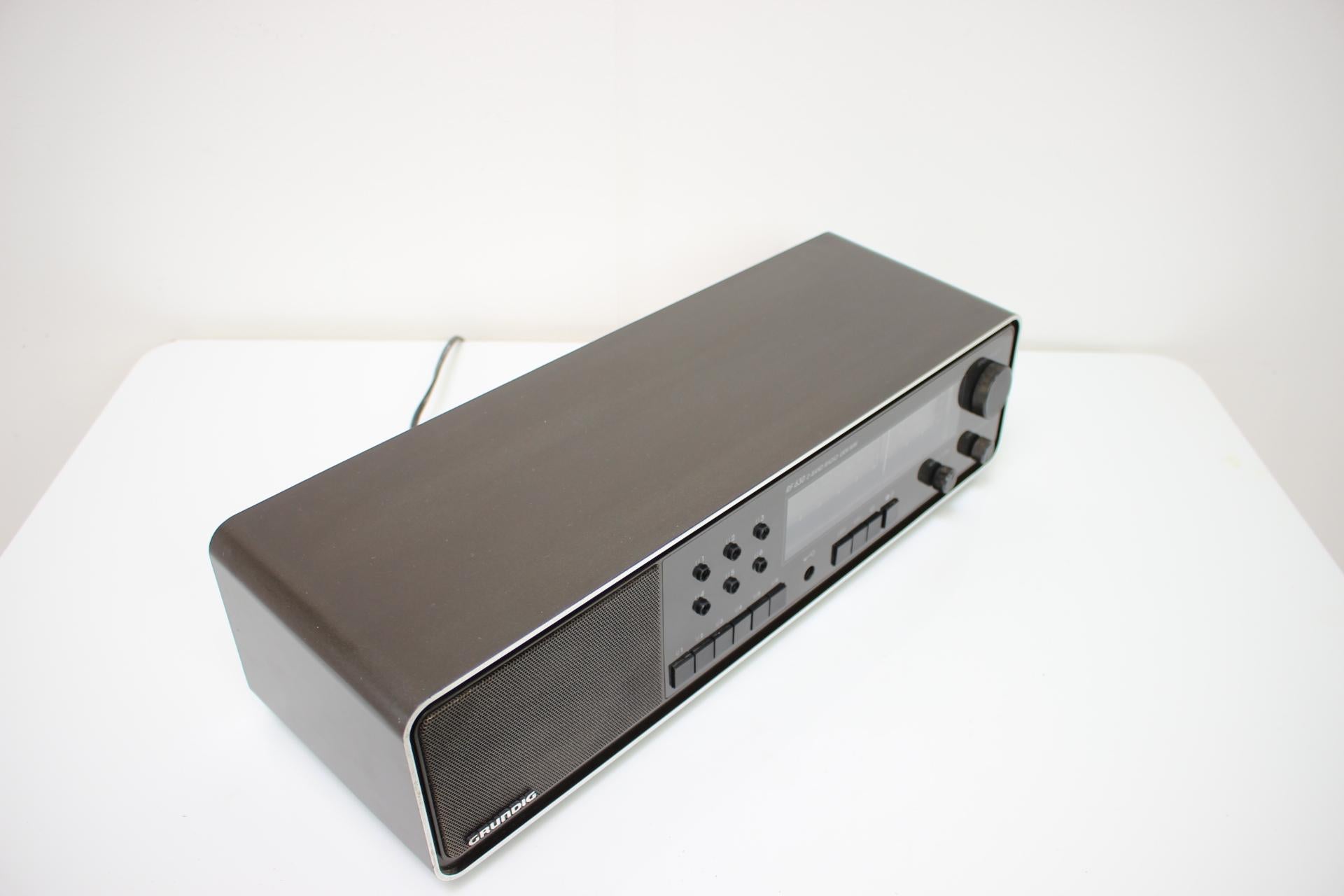 Radio vintage Grundig RF 630, Germania, anni '90 In condizioni buone in vendita a Praha, CZ
