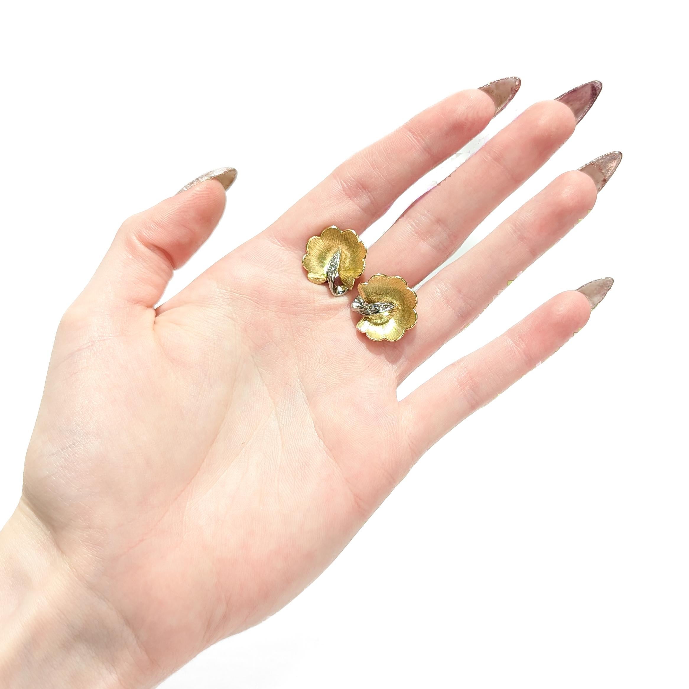 Vintage Gübelin 18K Gold & Diamant florale Clip-Ohrringe (Rundschliff) im Angebot
