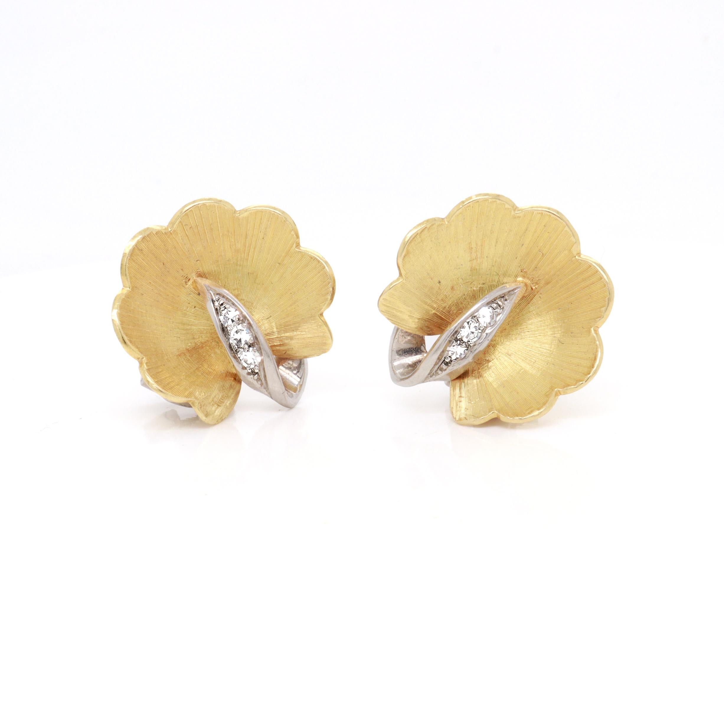 Vintage Gübelin 18K Gold & Diamant florale Clip-Ohrringe im Zustand „Gut“ im Angebot in Philadelphia, PA