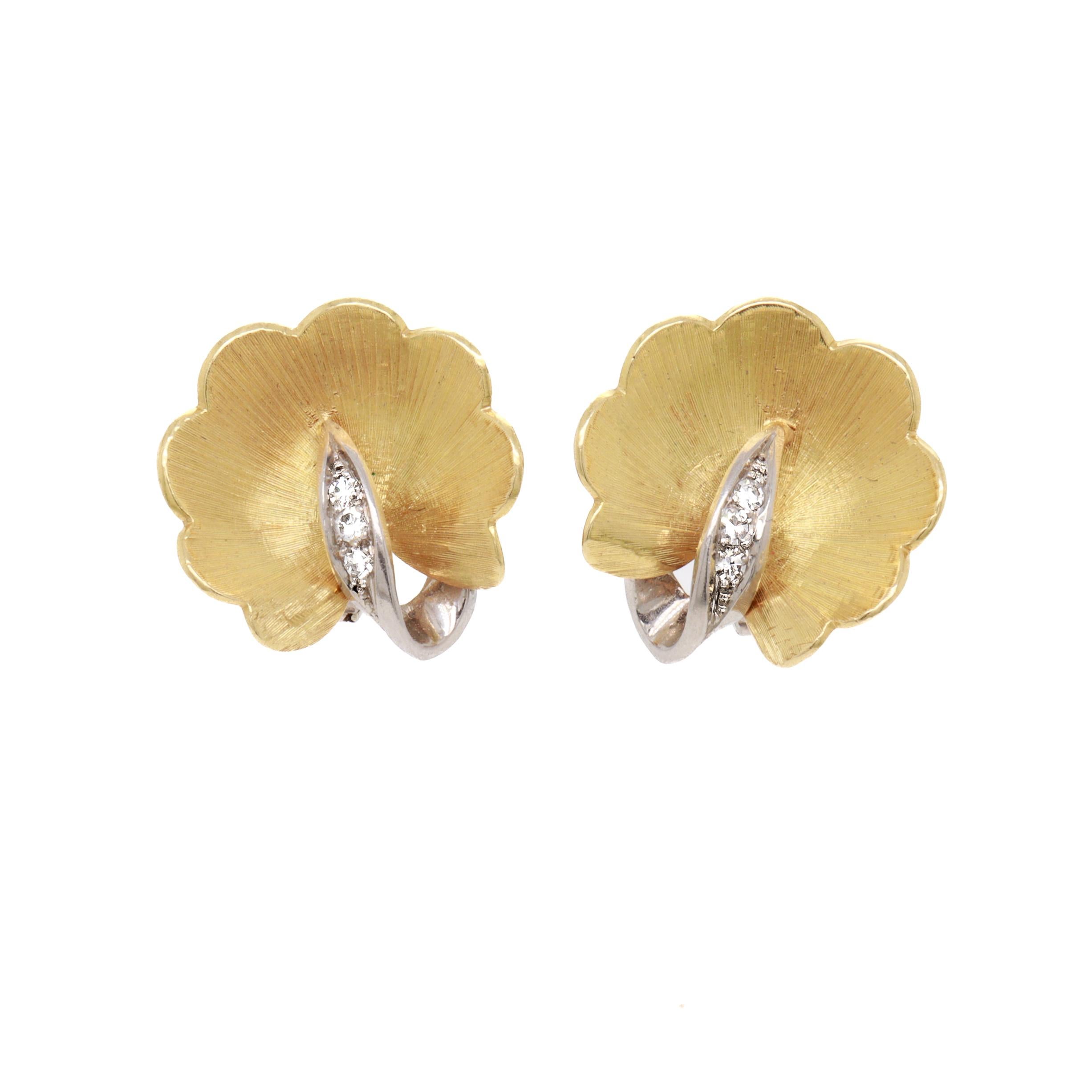 Vintage Gübelin 18K Gold & Diamant florale Clip-Ohrringe Damen im Angebot
