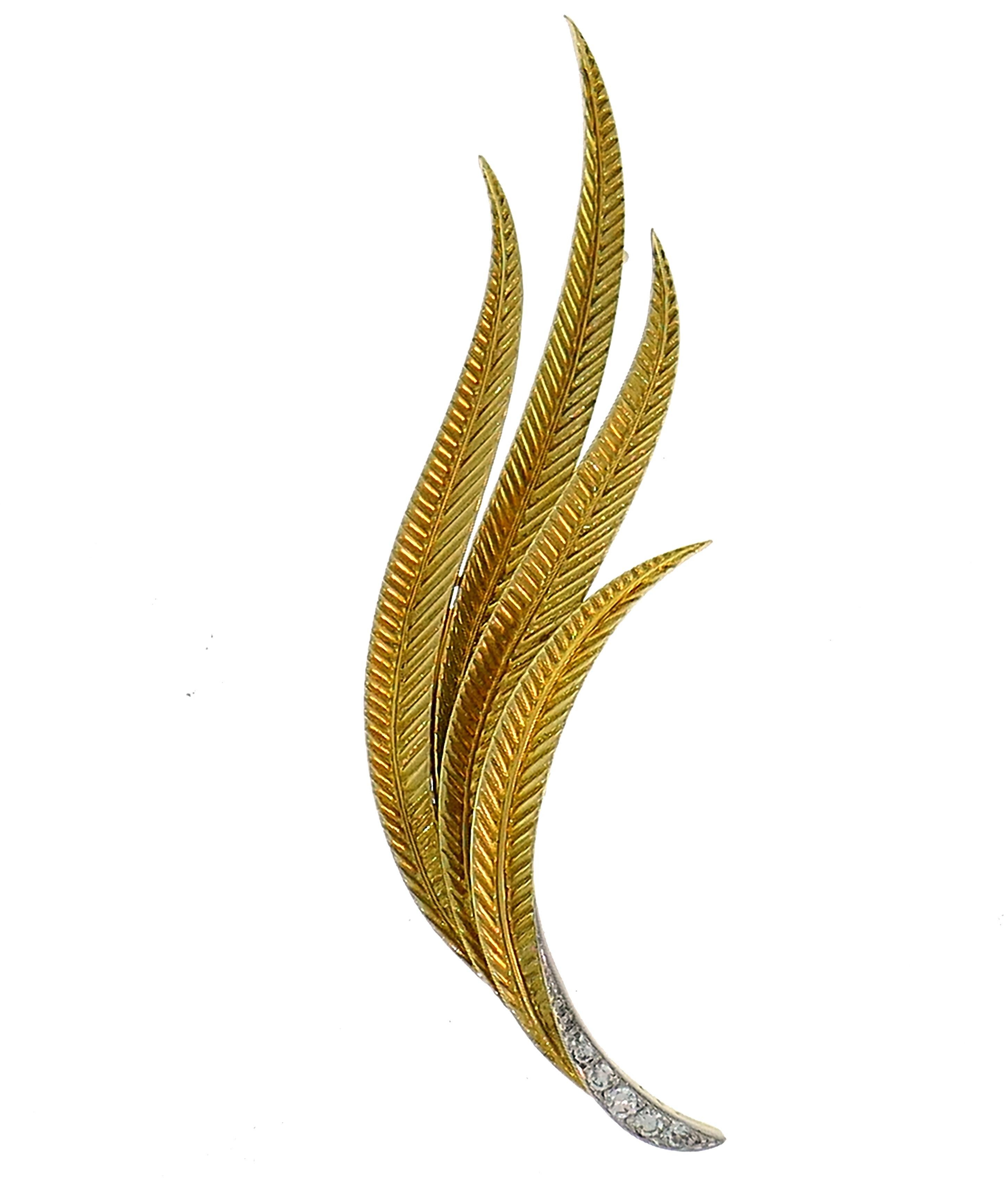 Chic leaf clip created by an exquisite Swiss Jewelry House Gubelin in the 1950s. Perfect proportions, gracious lines and beautiful texture are the highlights of this classy pin. Elegant, timeless and wearable, the brooch is a great addition to your