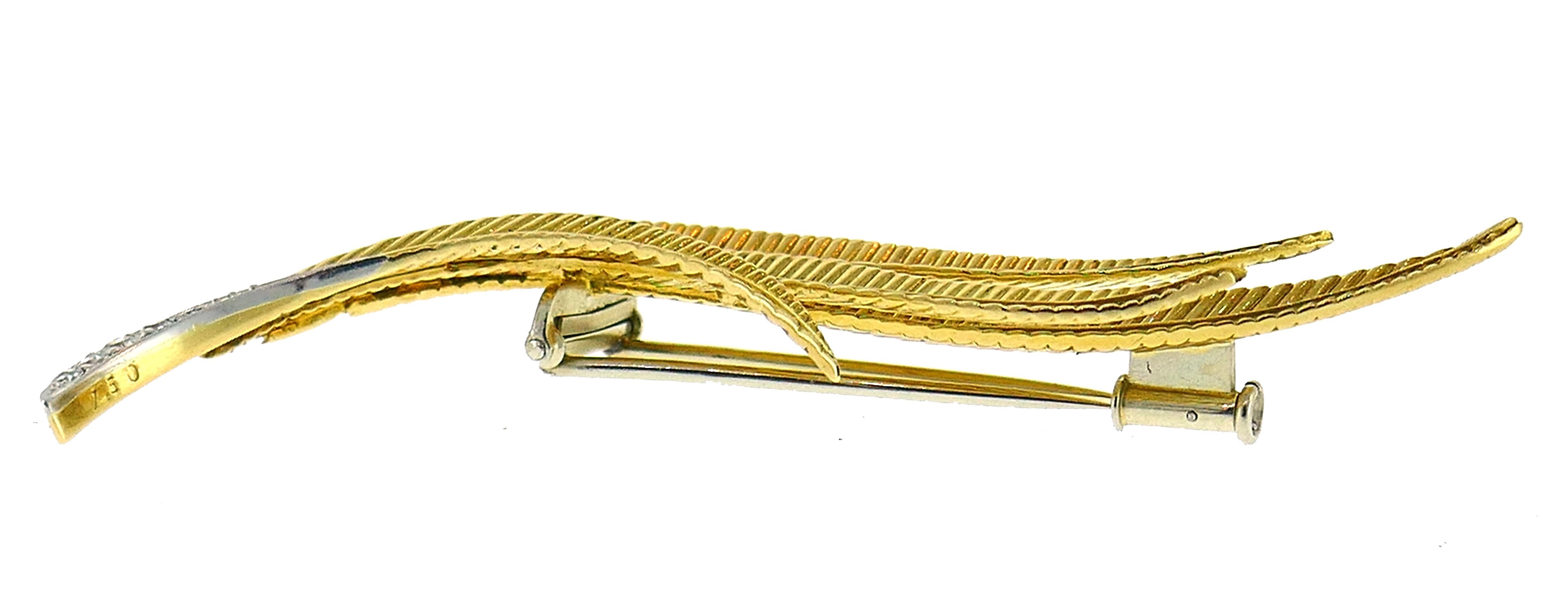 Vintage Gubelin Diamond Gold Feather Pin Brooch Clip In Good Condition In Beverly Hills, CA