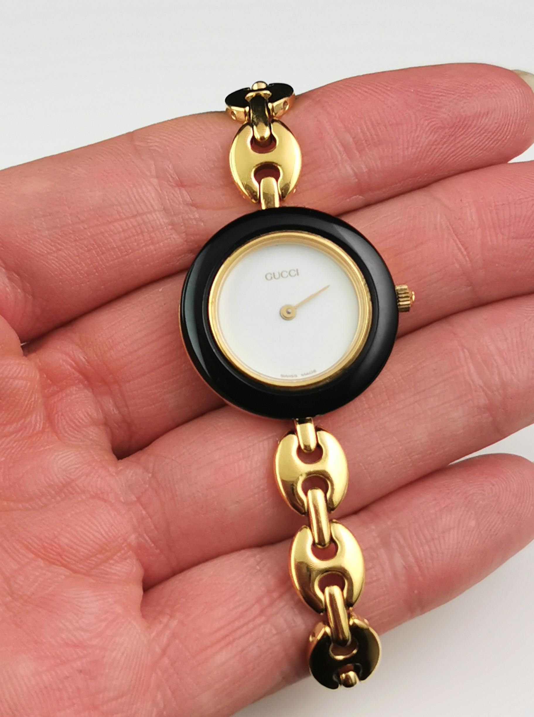 Vintage Gucci 11/12.2 gold plated ladies wristwatch, bracelet strap, Bezels 1