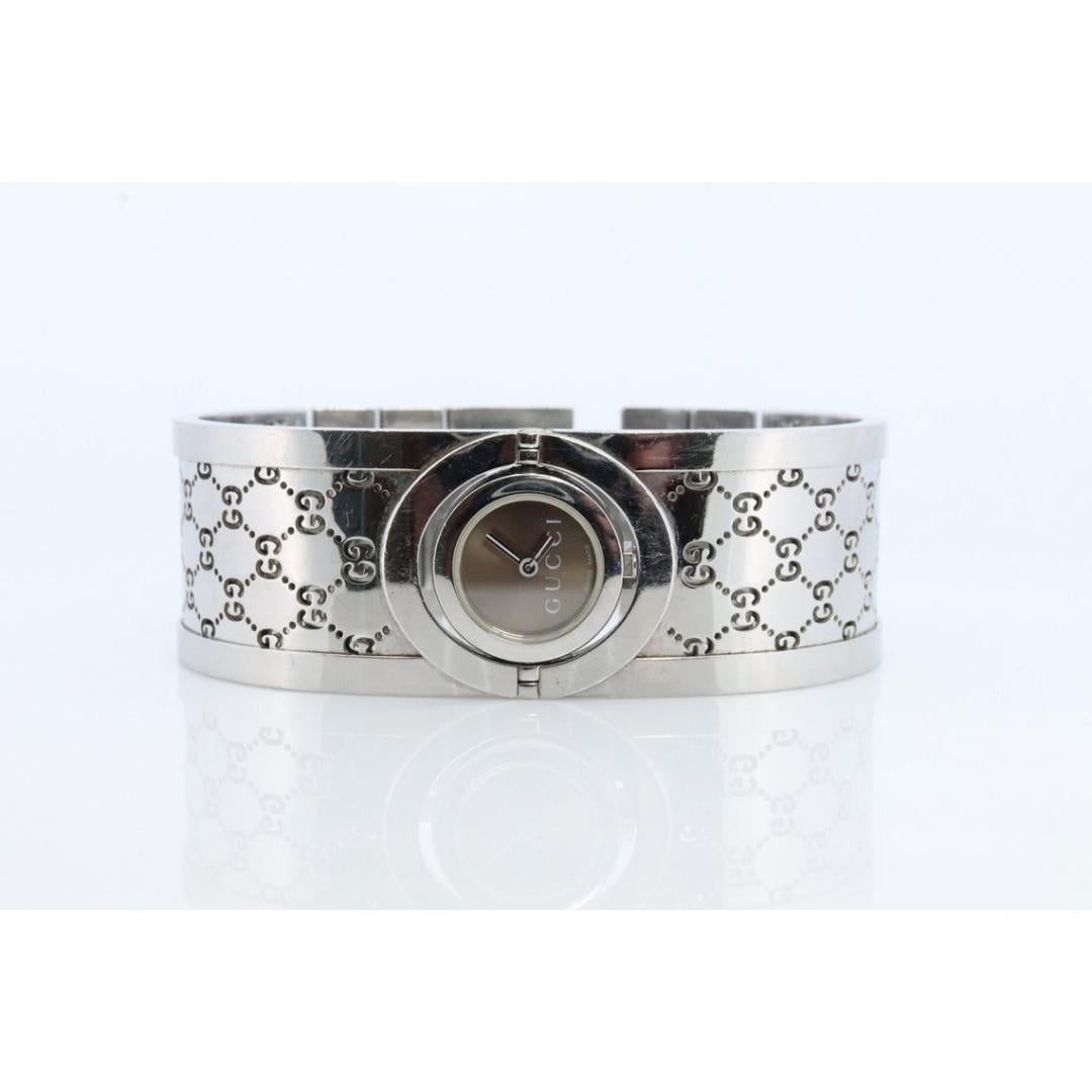 Vintage GUCCI 112 TWIRL Quarz-Uhr Zeitmesser. Gucci Breite Armspange Armband Handgelenk im Zustand „Gut“ in Port Charlotte, FL