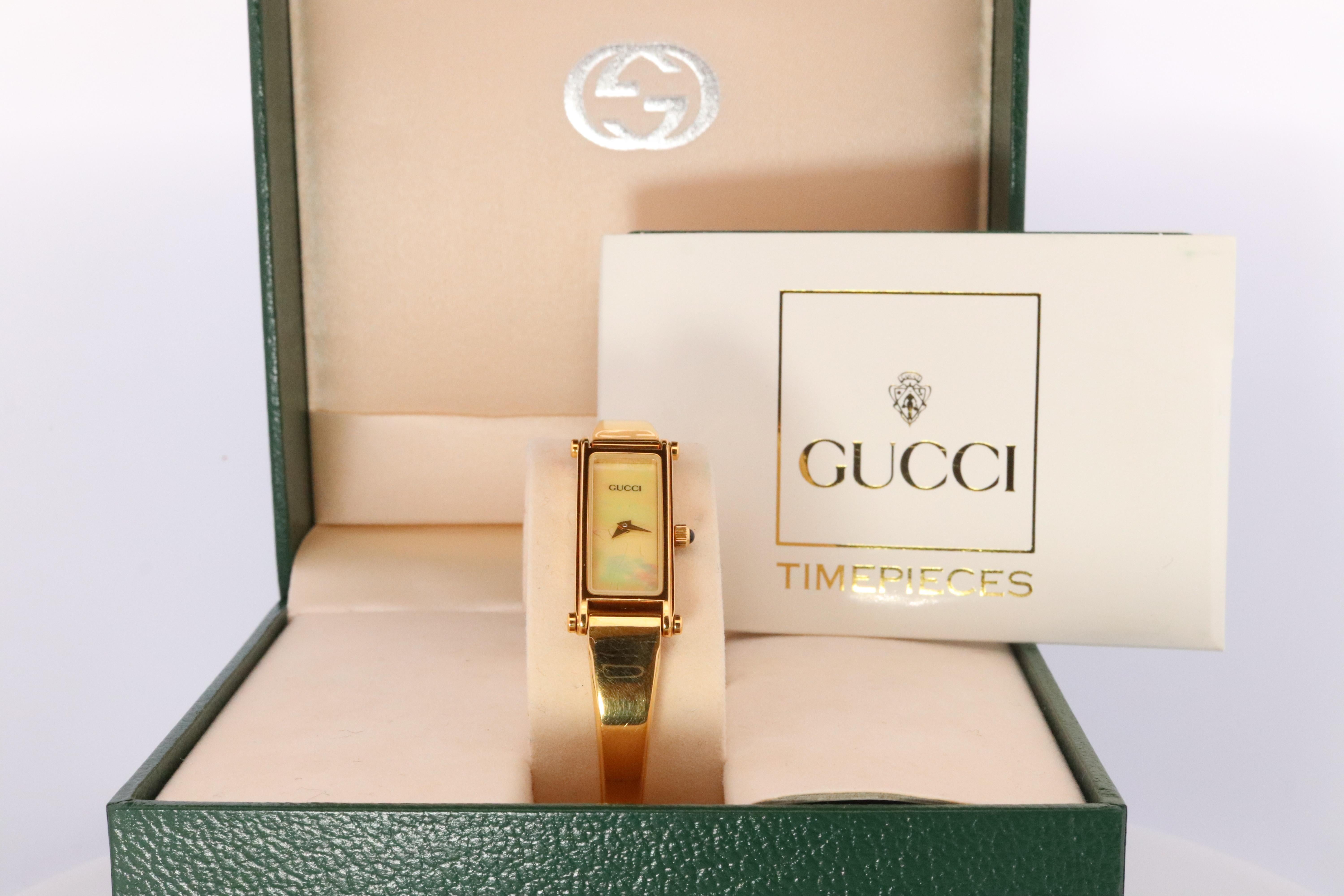 Reloj Vintage GUCCI 1500L Cuarzo Esfera MOP. Reloj de pulsera Gucci Gold Bangle en venta 5