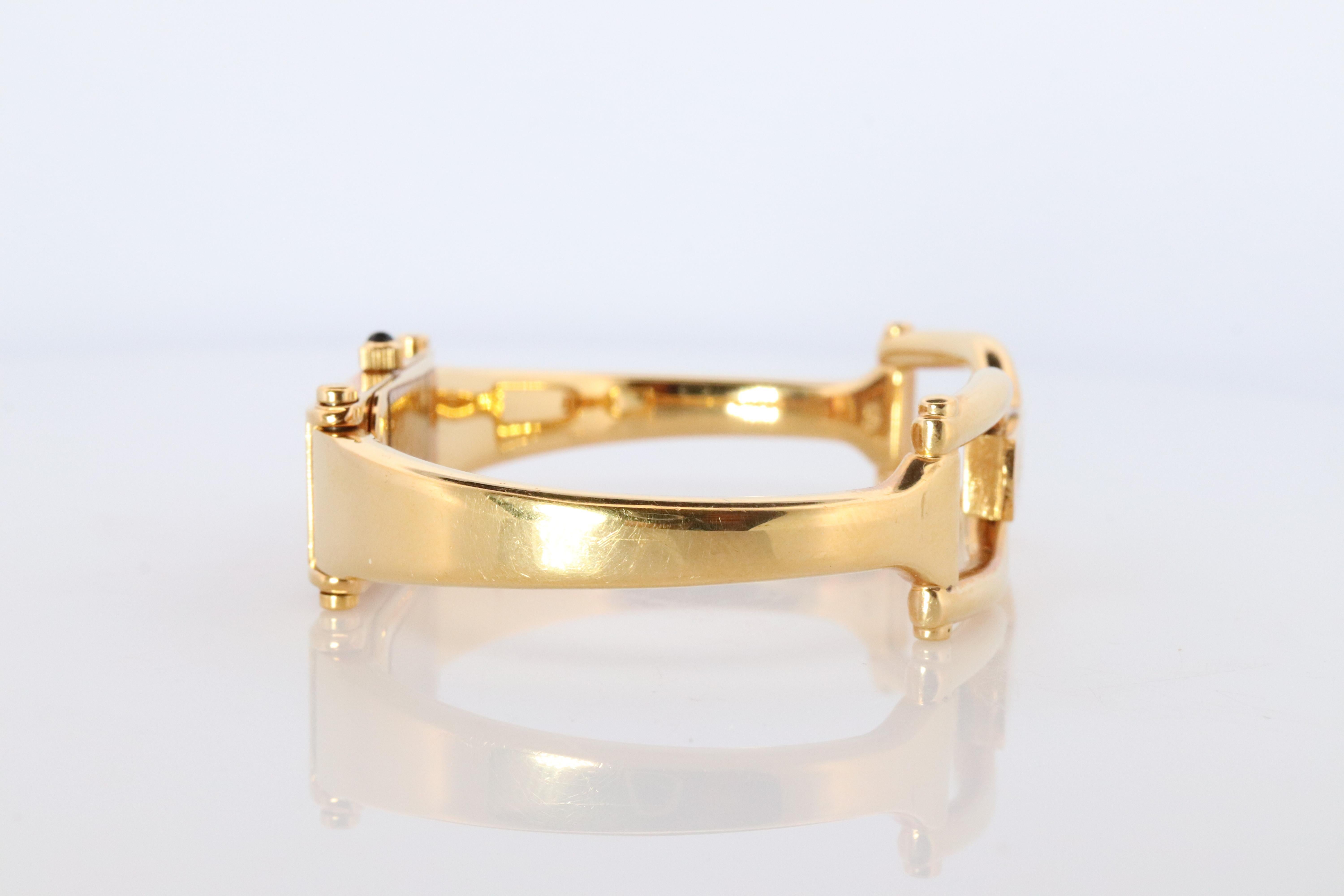 Reloj Vintage GUCCI 1500L Cuarzo Esfera MOP. Reloj de pulsera Gucci Gold Bangle en venta 1