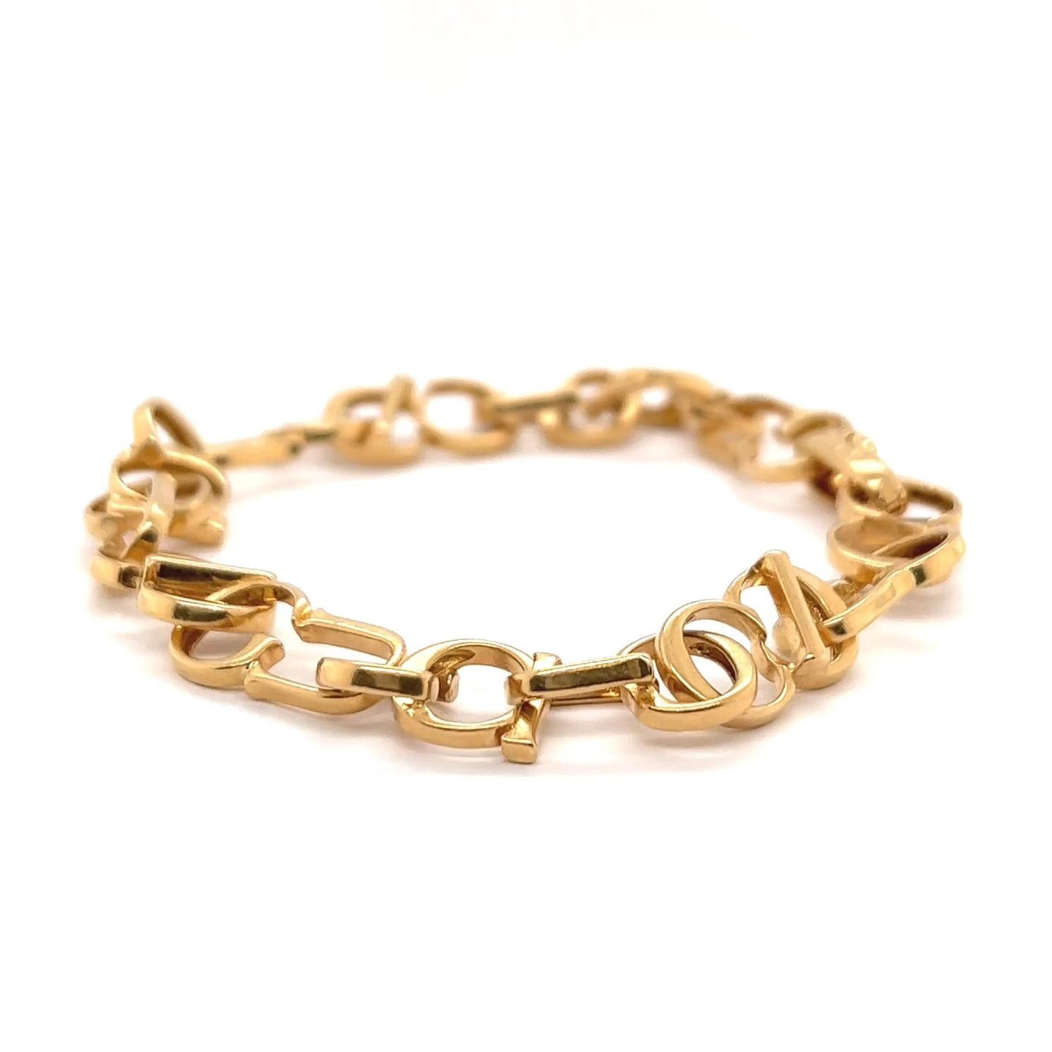 Vintage Gucci 18 Karat Yellow Gold Letter Link Bracelet In Excellent Condition In Beverly Hills, CA