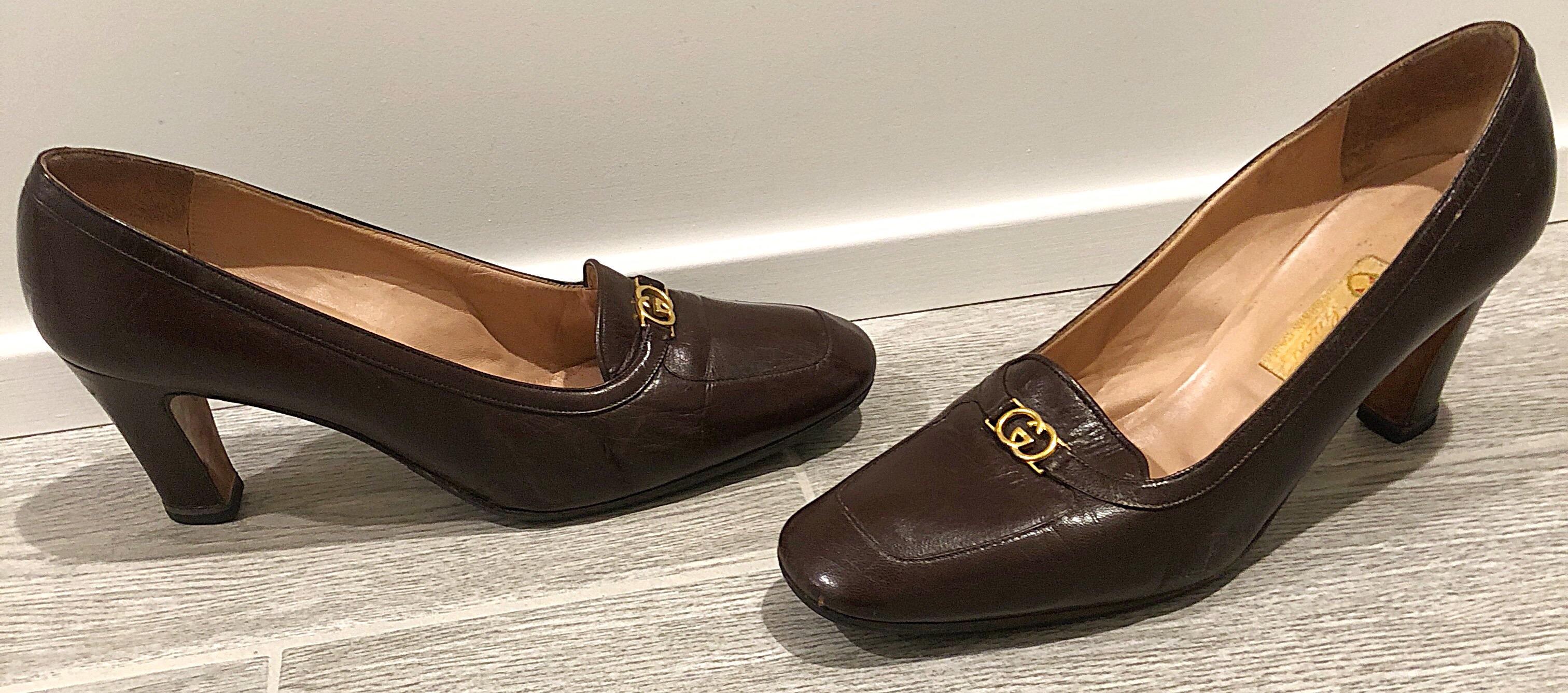 Women's Vintage Gucci 1970s Sz 7.5 Chocolate Brown High Heel 70s Loafers Logo Shoes