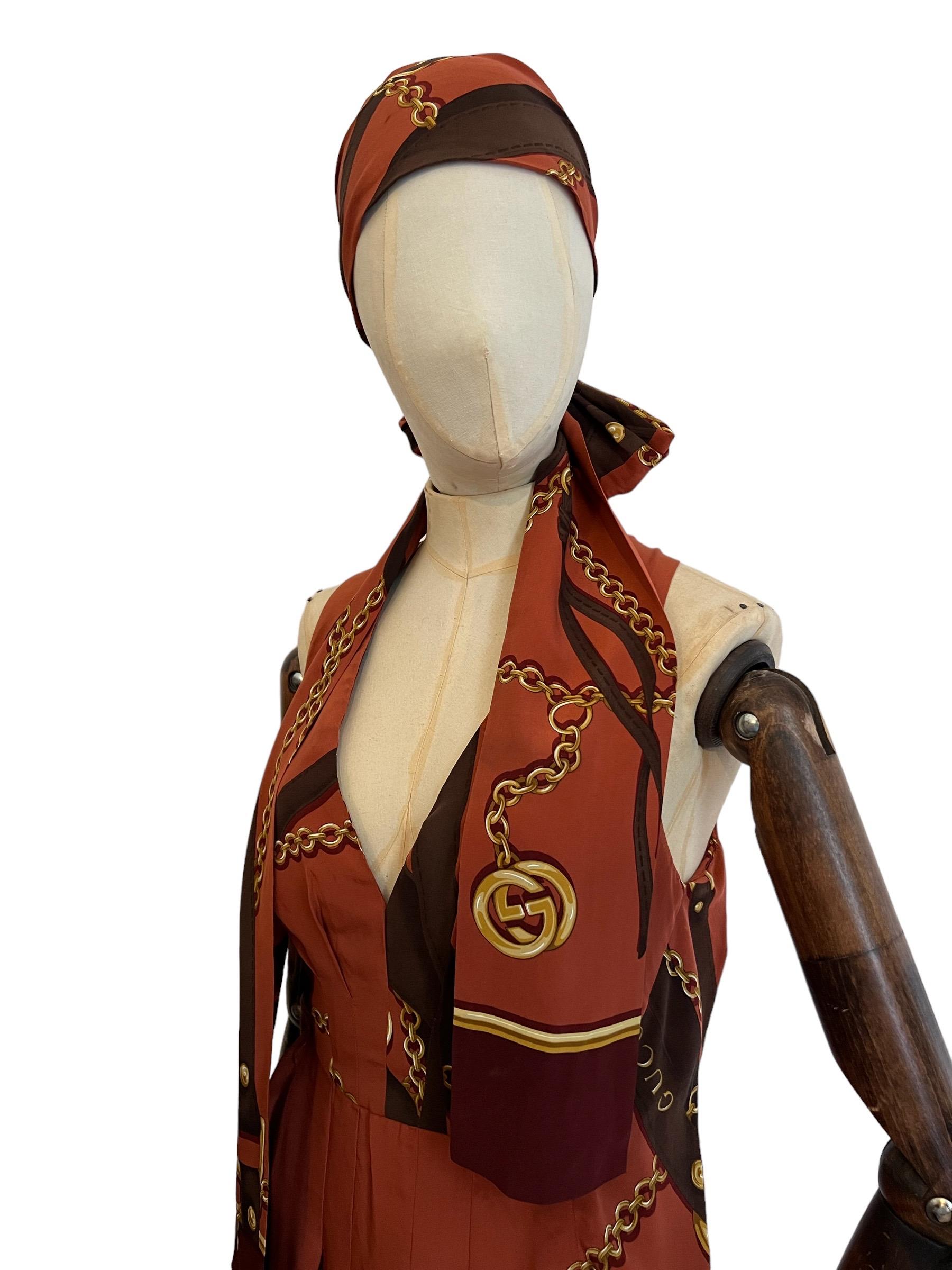 Vintage GUCCI 2011 Pure Silk Copper & Gold Chain Print Kaftan Shift Dress In Good Condition For Sale In Sheffield, GB