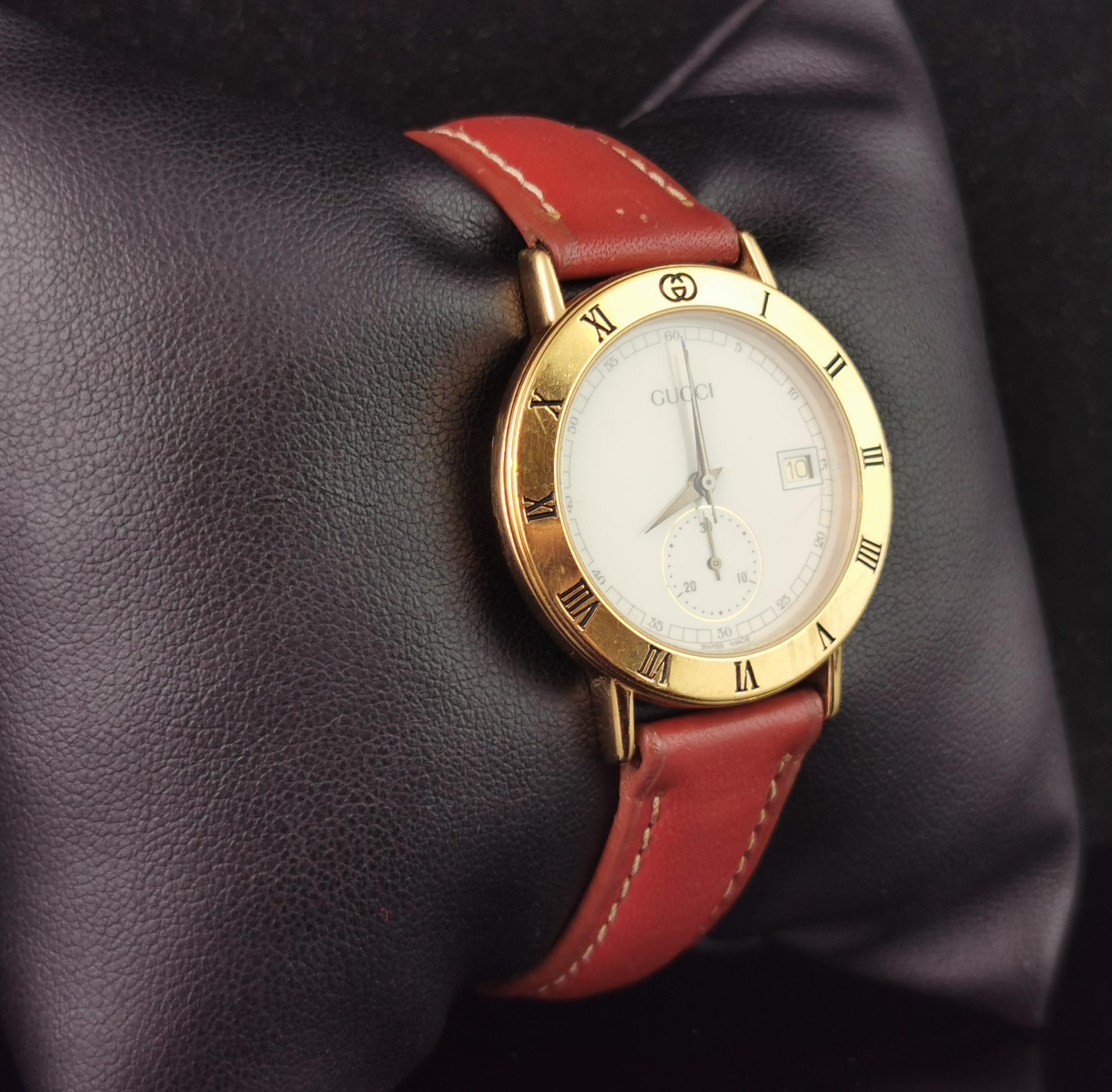Vintage Gucci 3800m Gold plated Chronograph watch, leather strap In Good Condition In NEWARK, GB