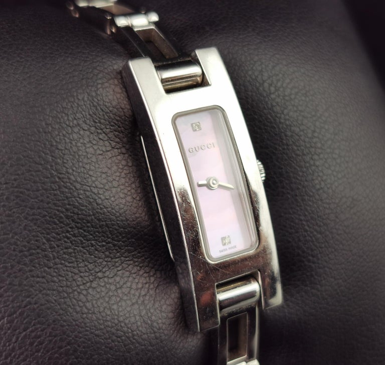 Gucci Montre-bracelet vintage pour femme 3900l en diamants En vente sur  1stDibs | montre gucci femme bracelet acier