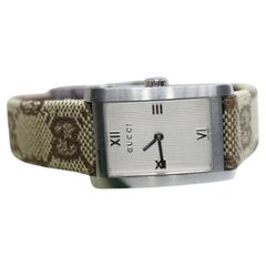 Vintage GUCCI 8600J Quarz Canvas und Lederuhr Zeitmesser. Damen Gucci