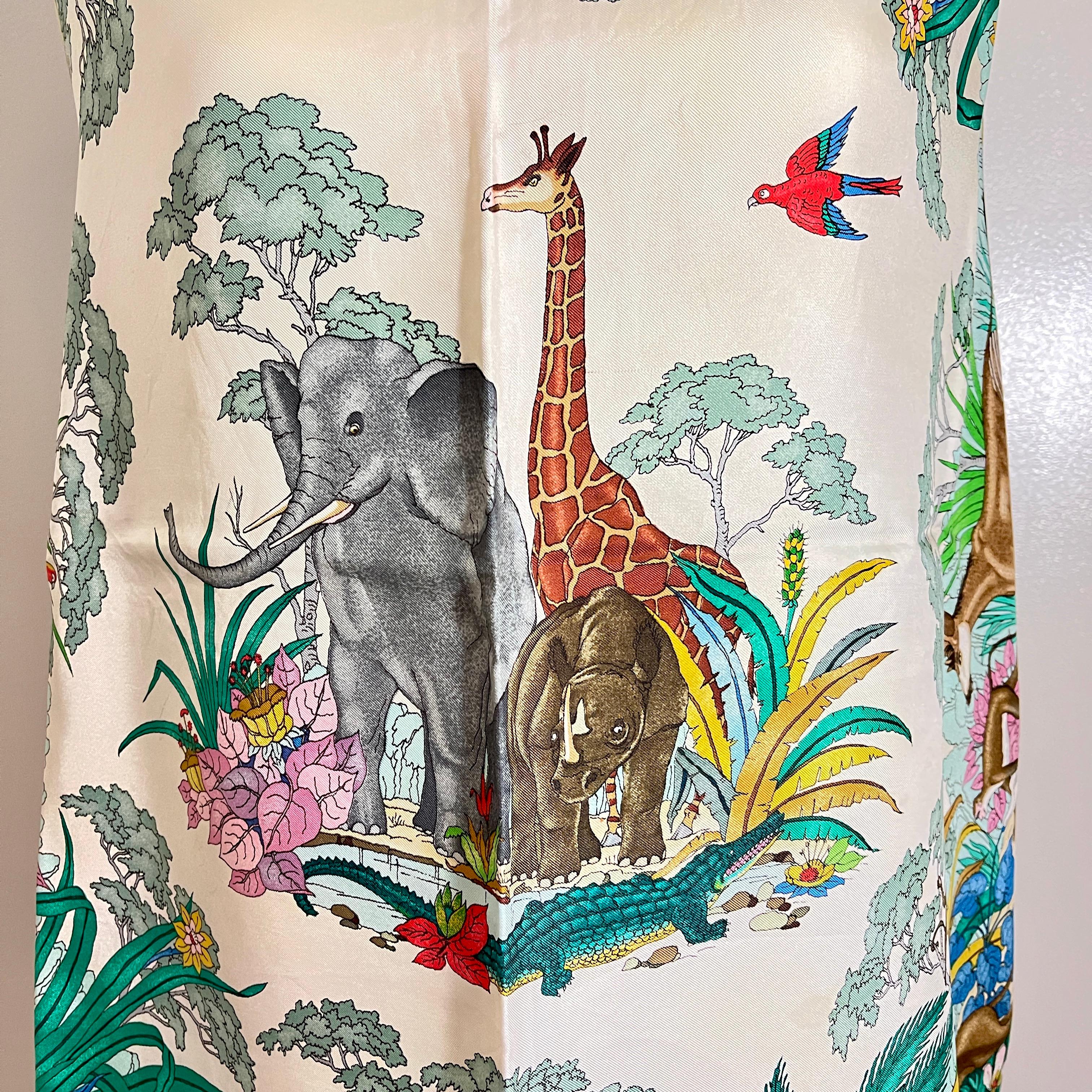 Teint Gucci Accornero - Écharpe en soie imprimée d'animaux africains, années 1970, Italie en vente