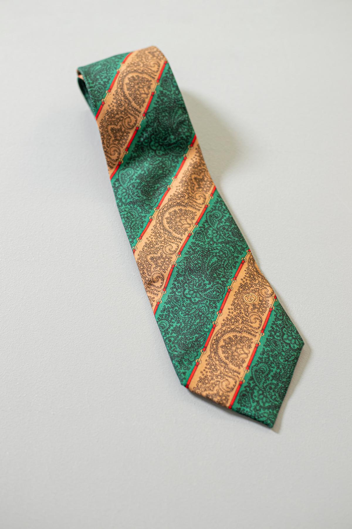 Gucci - Cravate vintage entièrement en soie avec motif cachemire en vente 2